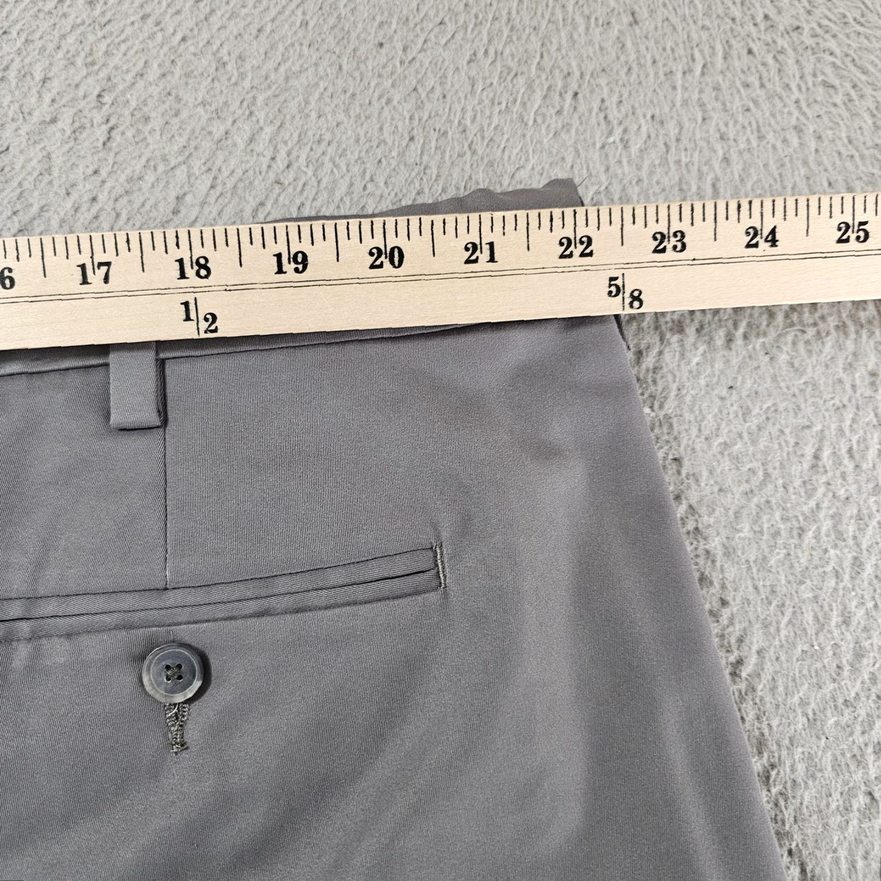 Croft & Barrow Croft & Barrow Quick Dry Performance Shorts Mens 44 Gray Chino Flat Front NWT Size US 44 / EU 60 - 6 Thumbnail