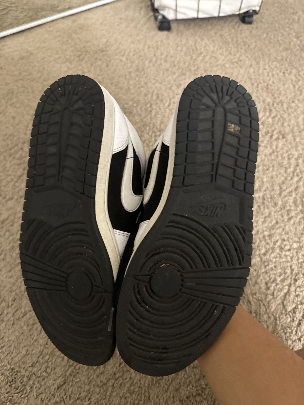 Jordan Brand jordan 1 mid tuxedo Size US 10.5 / EU 43-44 - 6 Thumbnail