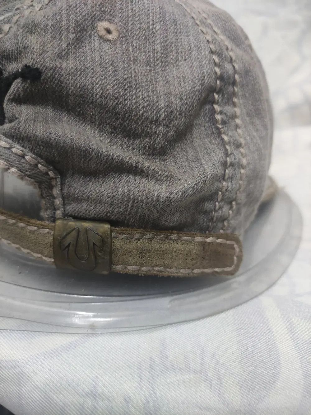 True Religion TRUE RELIGION RARE DESIGN DISTRESSED GRAY DENIM CAP Size ONE SIZE - 3 Thumbnail