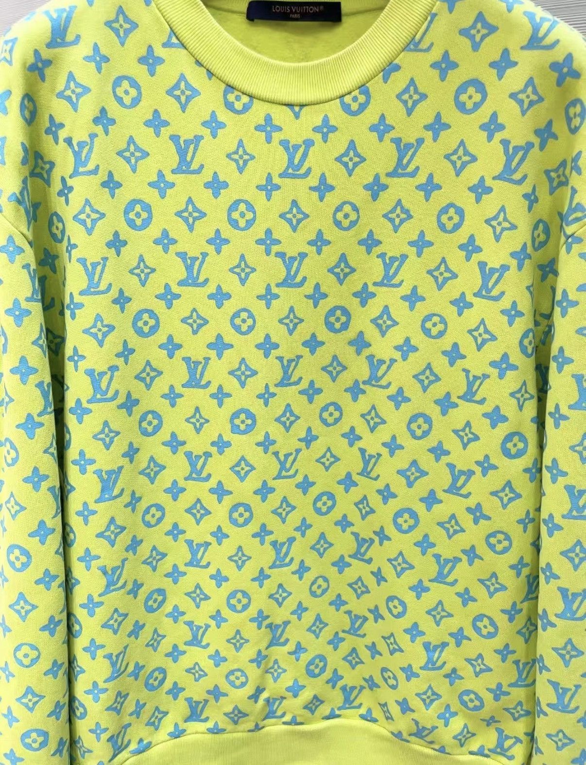 Louis Vuitton Louis Vuitton Stylish Neon Long Sleeve Sweatshirt J33 Size S / US 4 / IT 40 - 4 Thumbnail