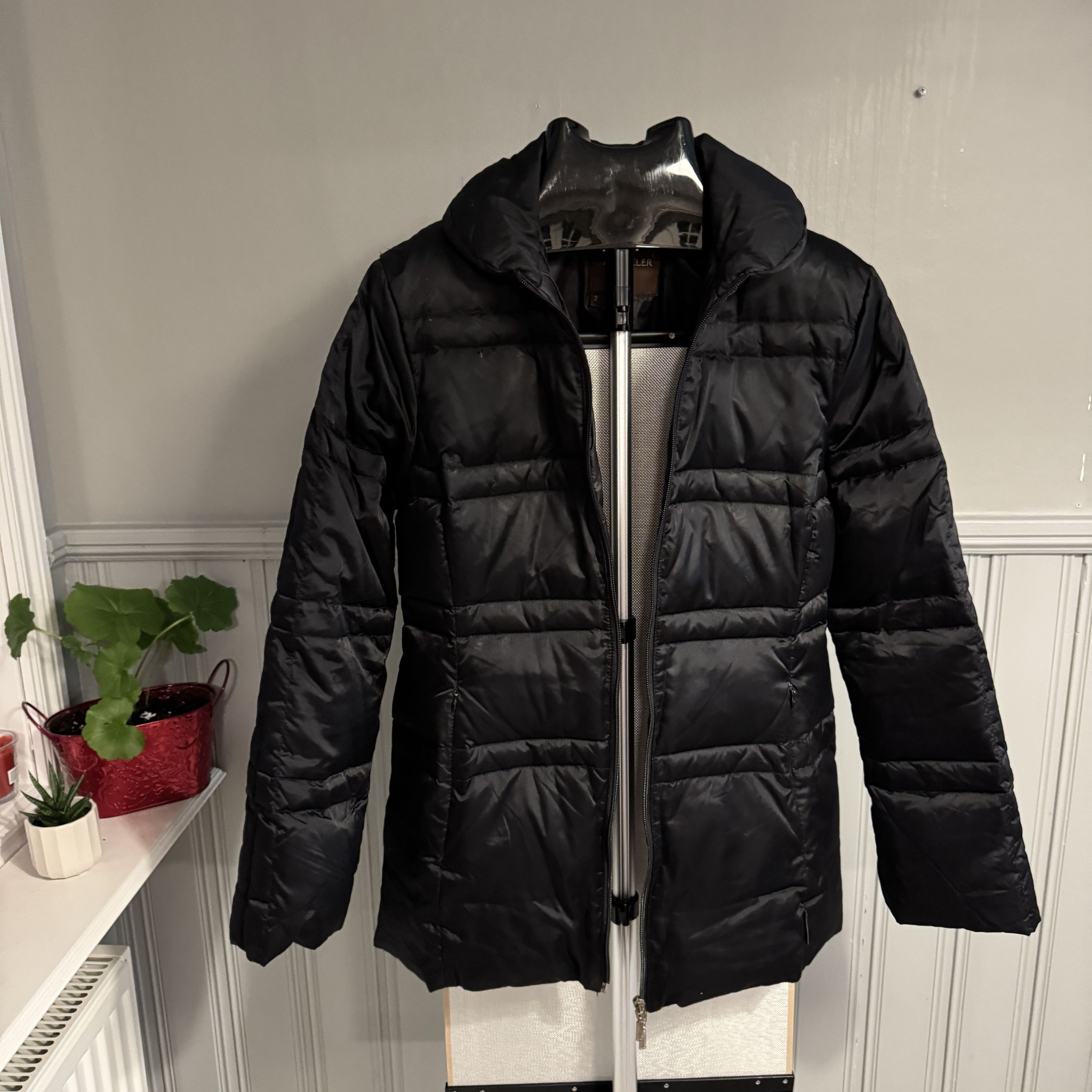 Moncler Moncler Jacket Size XS / US 0-2 / IT 36-38 - 1 Thumbnail
