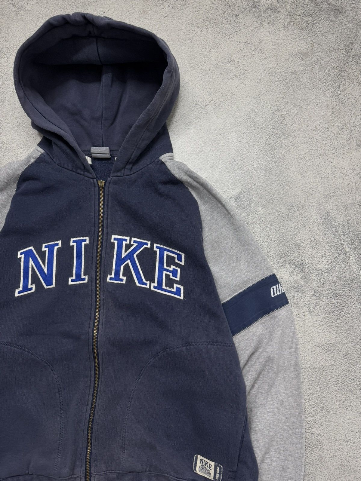 Nike Vintage Y2k Faded 🔥 Nike Zip Hoodie Spell Out Big Logo 00’s Size US L / EU 52-54 / 3 - 5 Thumbnail