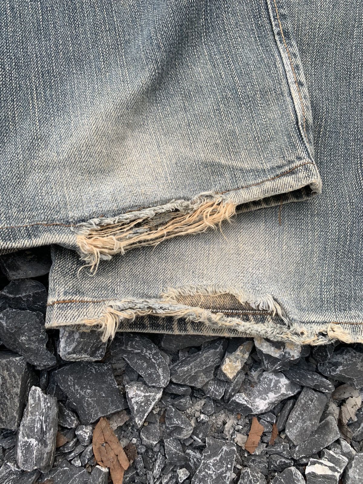 Edwin VINTAGE EDWIN 505Z SELVEDGE RUSTY JAPANESE DISTRESSED DENIM Size US 34 / EU 50 - 23 Thumbnail
