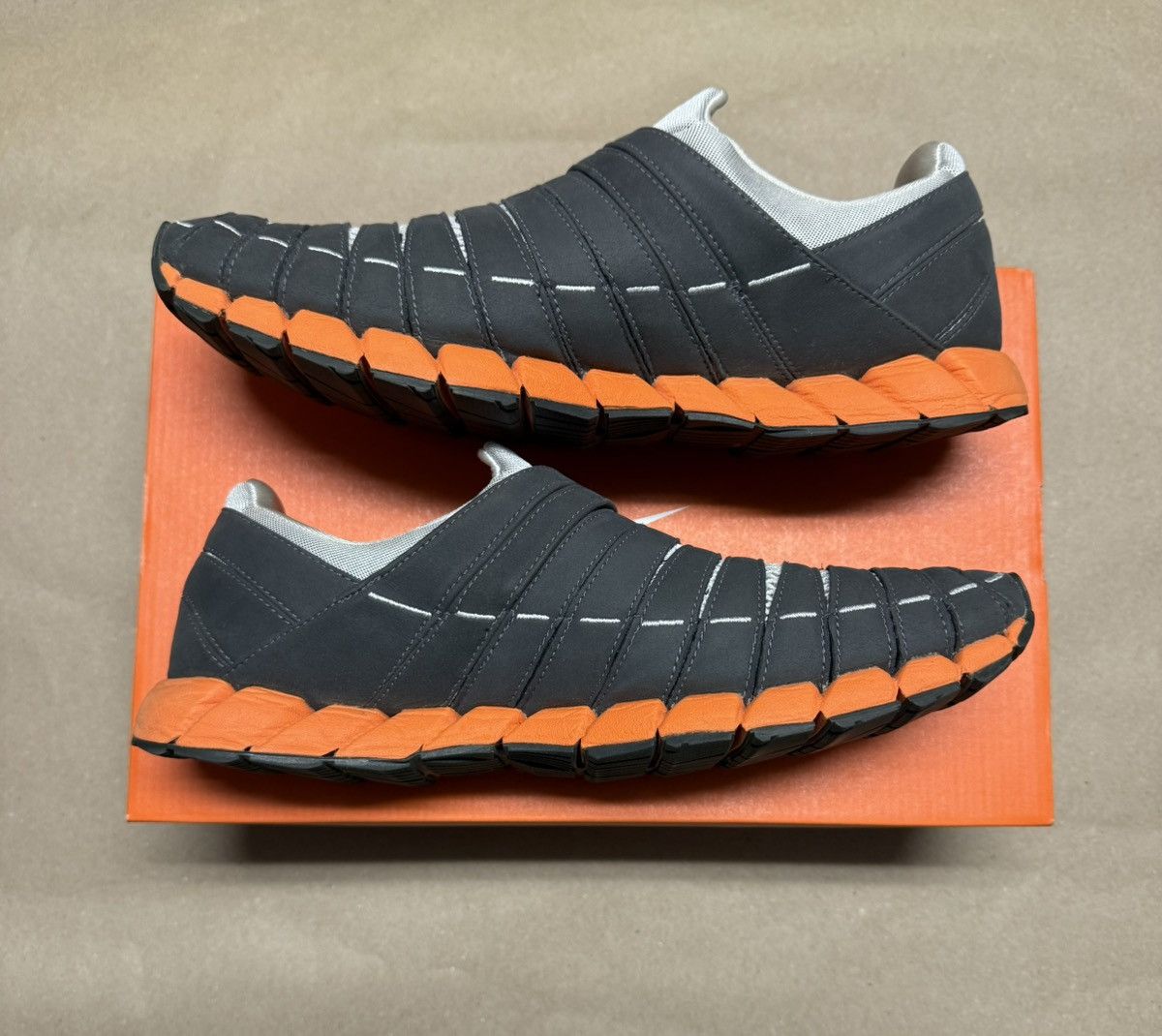 Puma Puma Osu NM Orange Grey Mens size 14 Casual Shoes Rare! Size US 14 / EU 47 - 2 Thumbnail