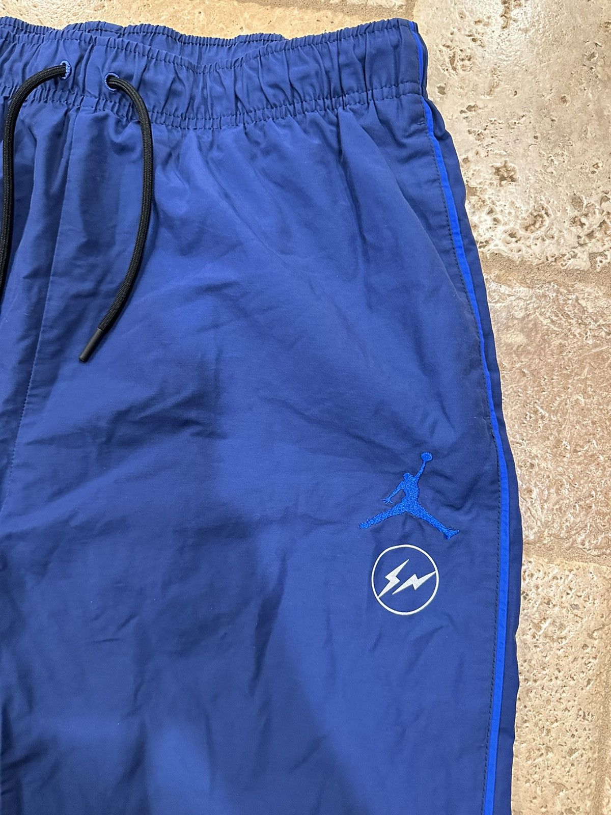 Fragment Design × Jordan Brand Jordan Brand x Fragment Design Woven Nylon Navy/Blue Pants Size US 34 / EU 50 - 4 Thumbnail