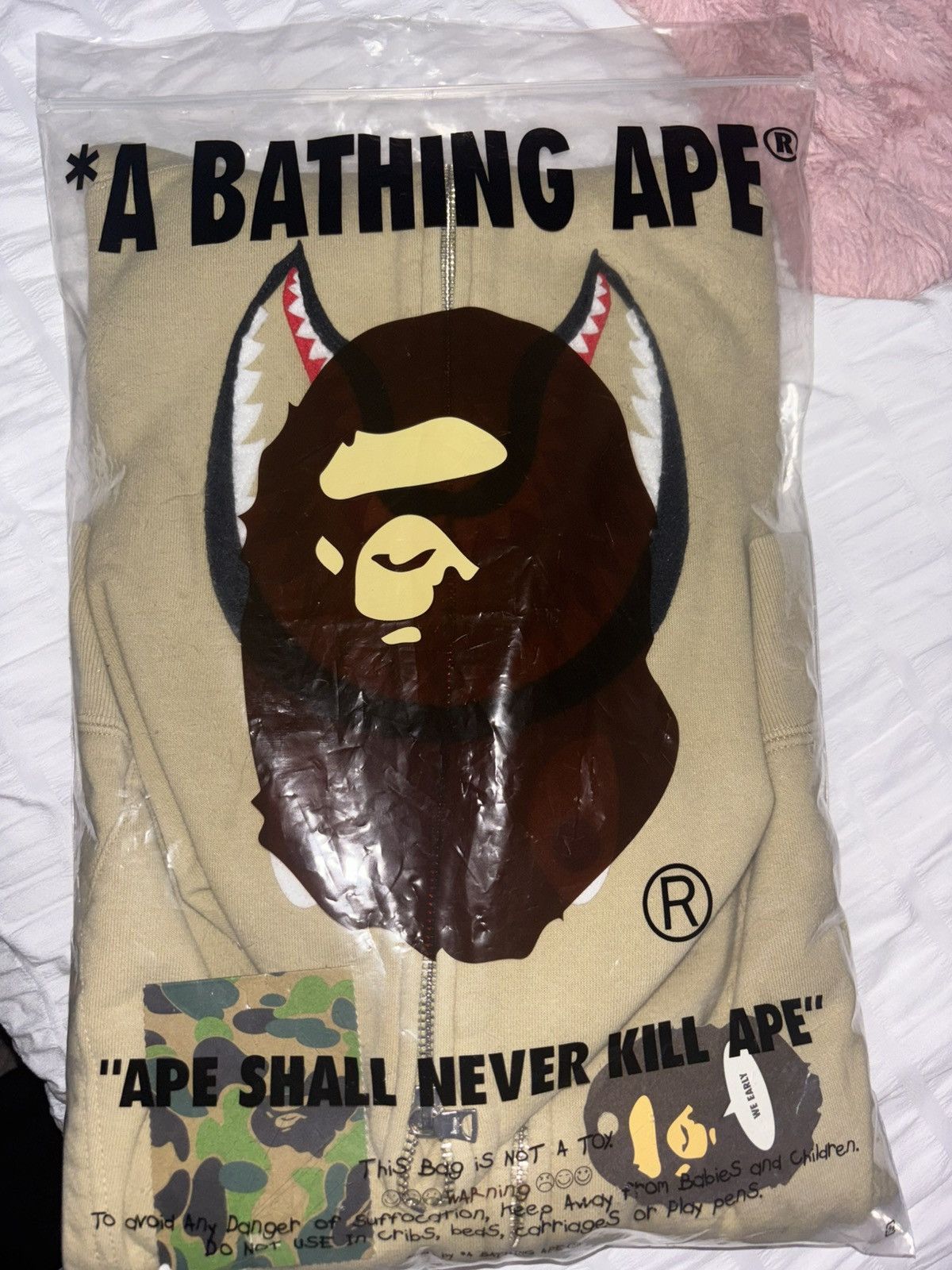 Bape Rare Bape full zip shark hoodie xxxl/3x i am plugging ! Size US XXL / EU 58 / 5 - 14 Thumbnail