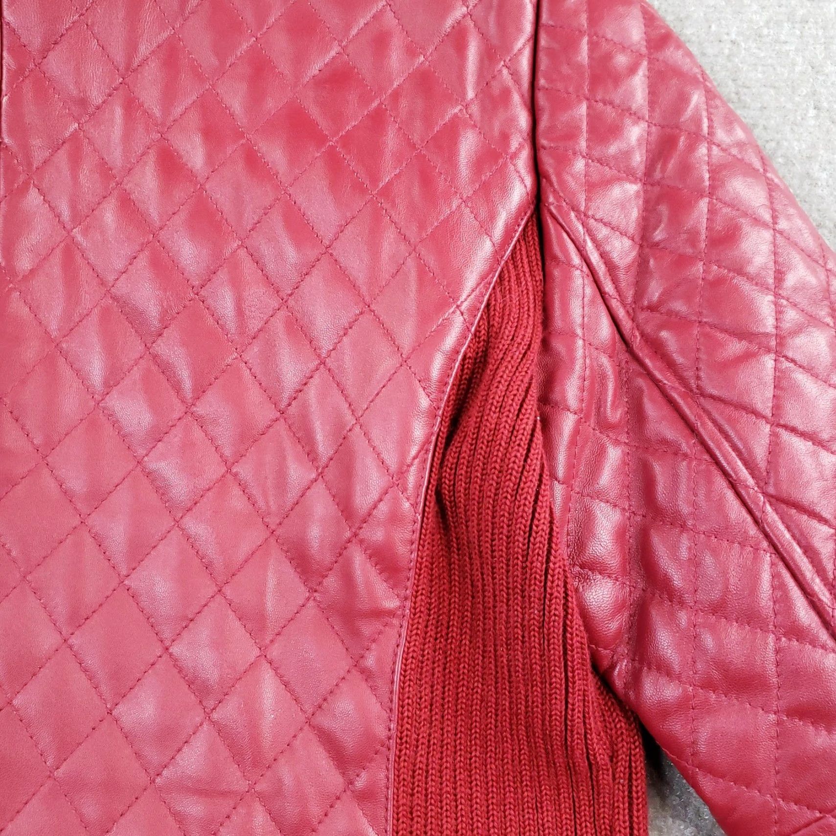 Vintage Clothes by Revue Jacket Womens 10 Red Quilted Lamb Leather Zip Front Knit Trim Size L / US 10 / IT 46 - 8 Thumbnail