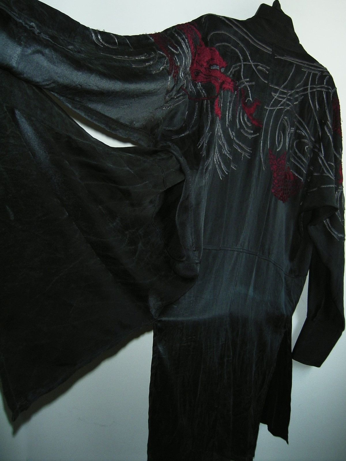 Gucci SS2001 GUCCI by TOM FORD Black Dragon Print Silk Kimono Size US L / EU 52-54 / 3 - 11 Thumbnail