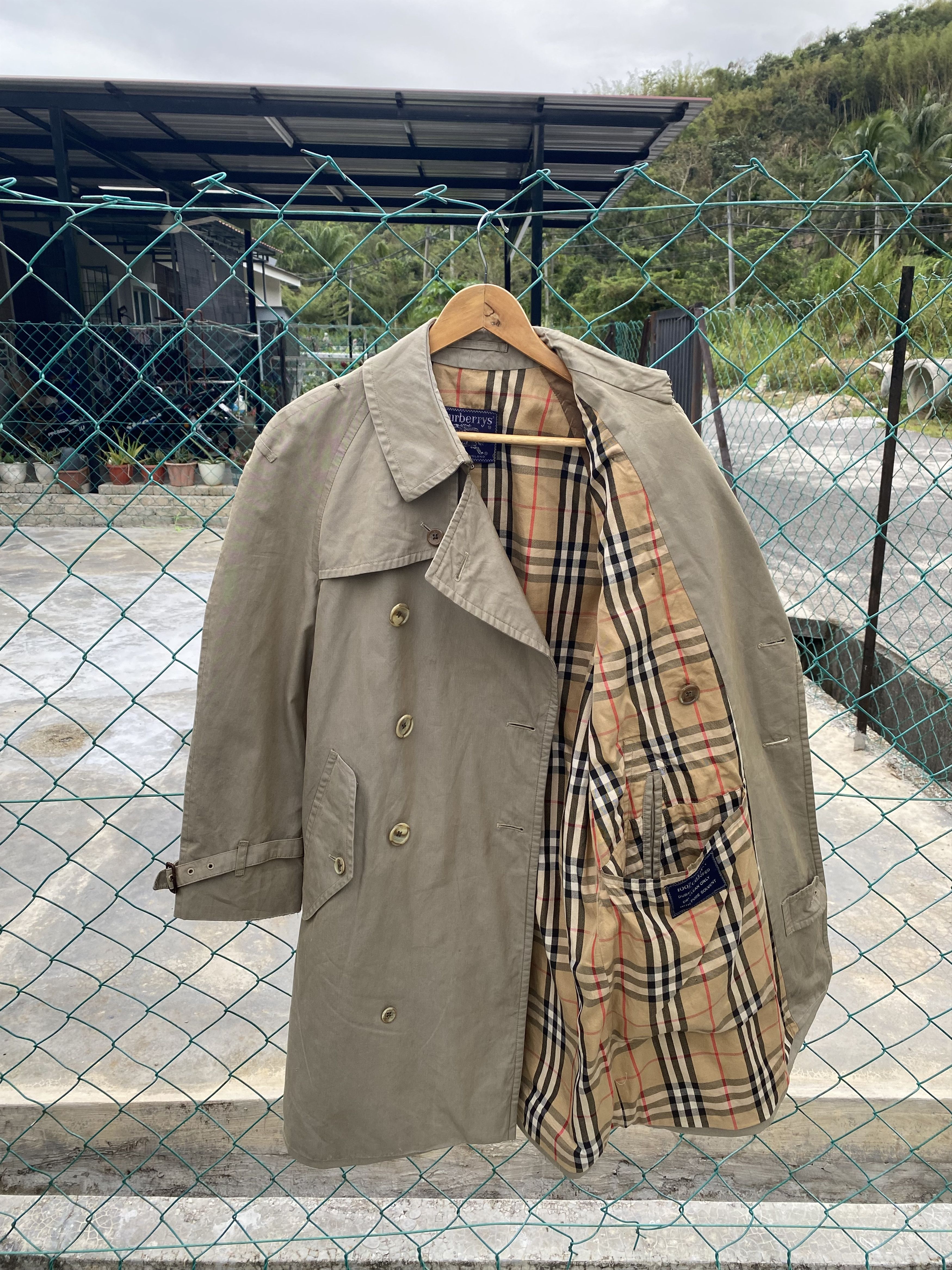 Burberry Prorsum Distressed Vintage Burberry Prorsum Nova Check Trench Coat Size M / US 6-8 / IT 42-44 - 3 Thumbnail