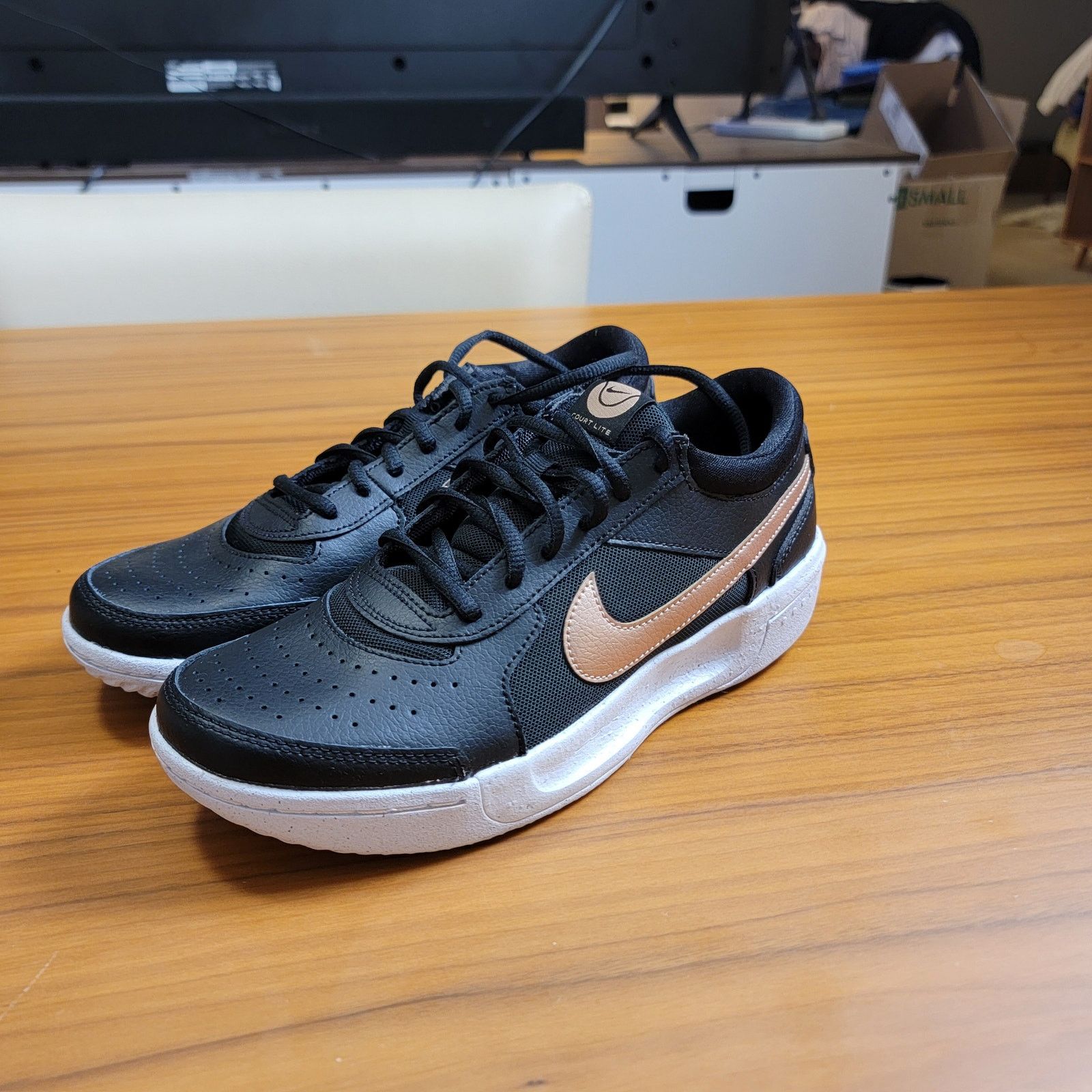 Nike Wmns NikeCourt Zoom Lite 3 Black Metallic Red Bronze Sz 7.5 Size US 7.5 / IT 37.5 - 1 Thumbnail