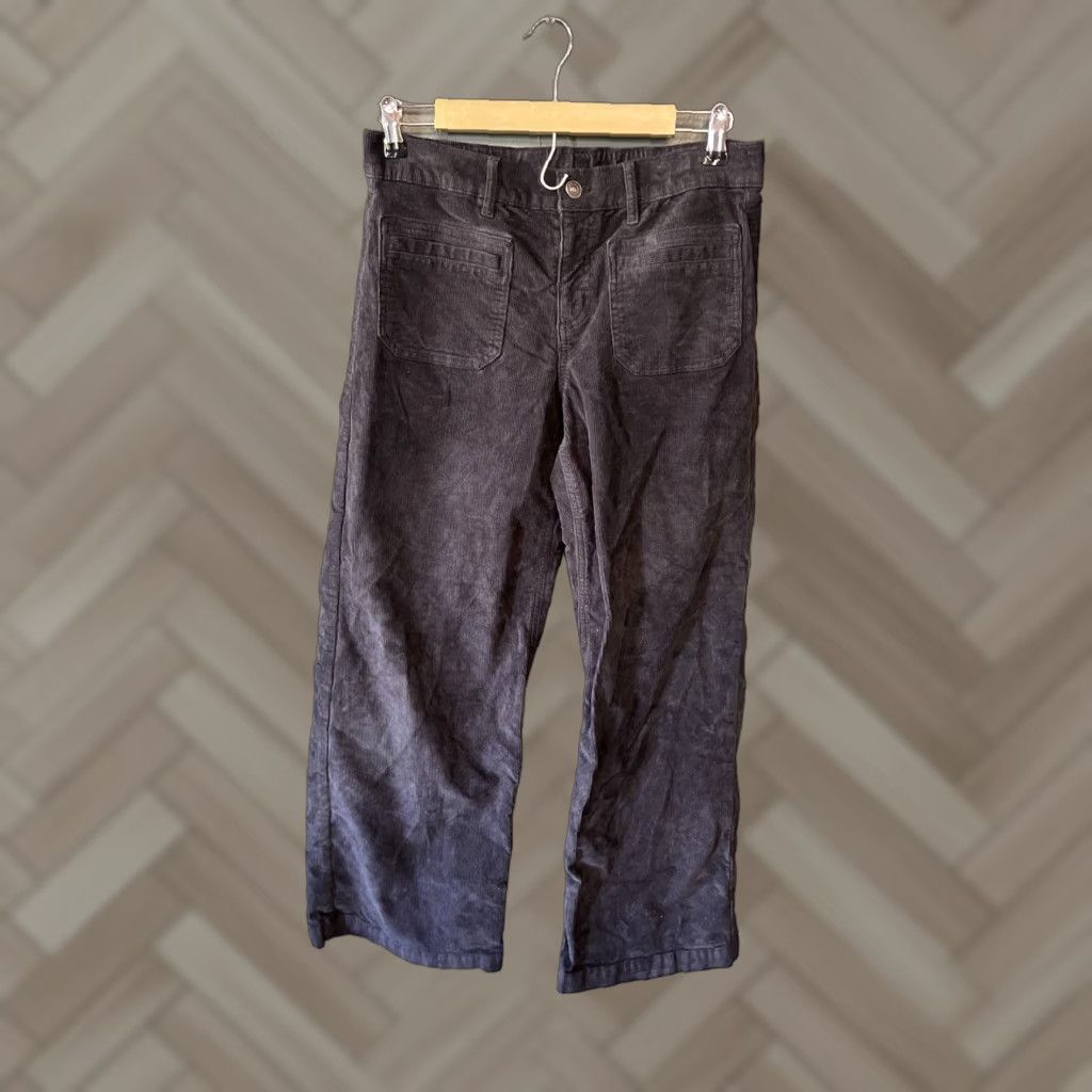 American Eagle Outfitters VINTAGE American Eagle Womens Pants Flared Corduroy Black 4 Regular Womens Size 27" / US 4 / IT 40 - 1 Thumbnail