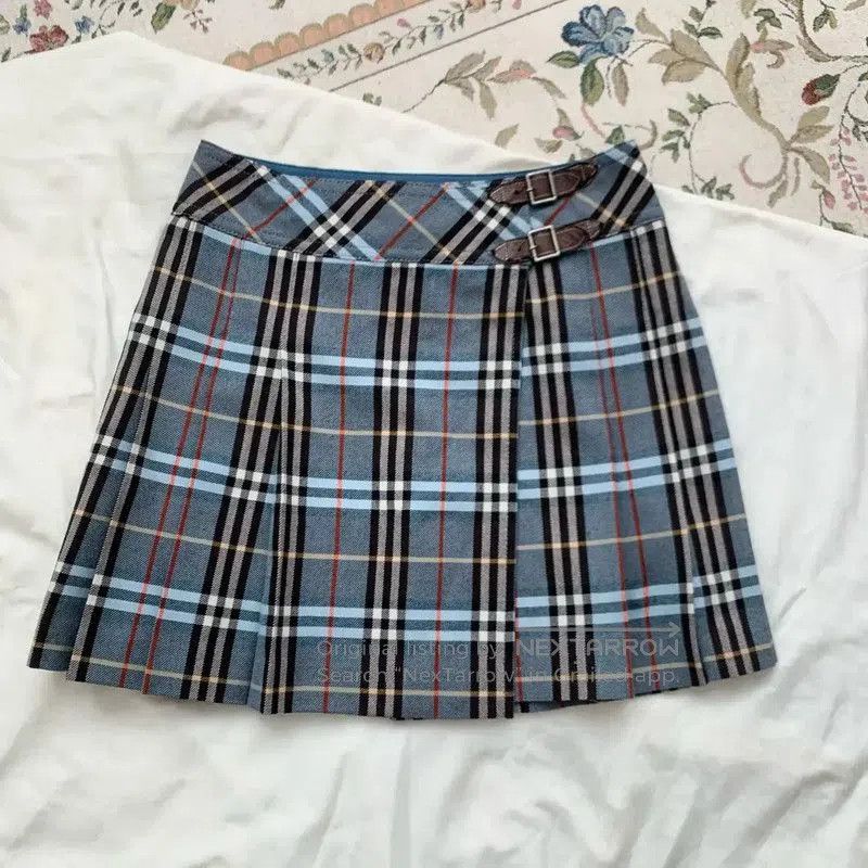 Burberry Burberry Blue Wool Pleated Skirt. Size 23" - 1 Thumbnail
