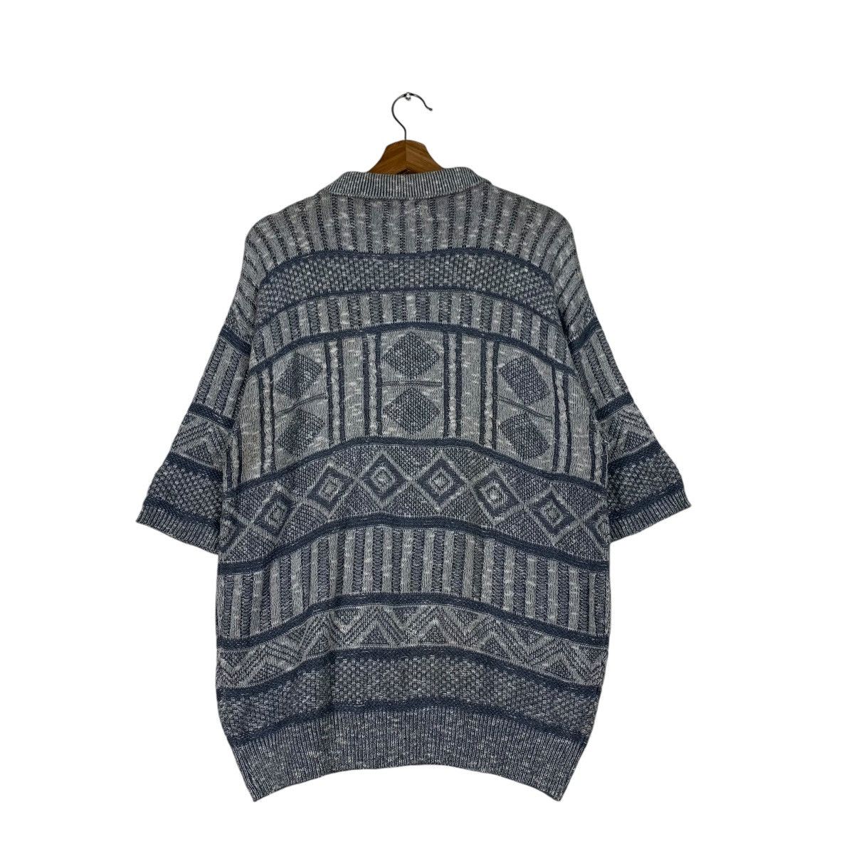 Japanese Brand STOCK RANGE Abstract Design Knitted Polo SS Jumper #1186-C54 Size US L / EU 52-54 / 3 - 10 Thumbnail