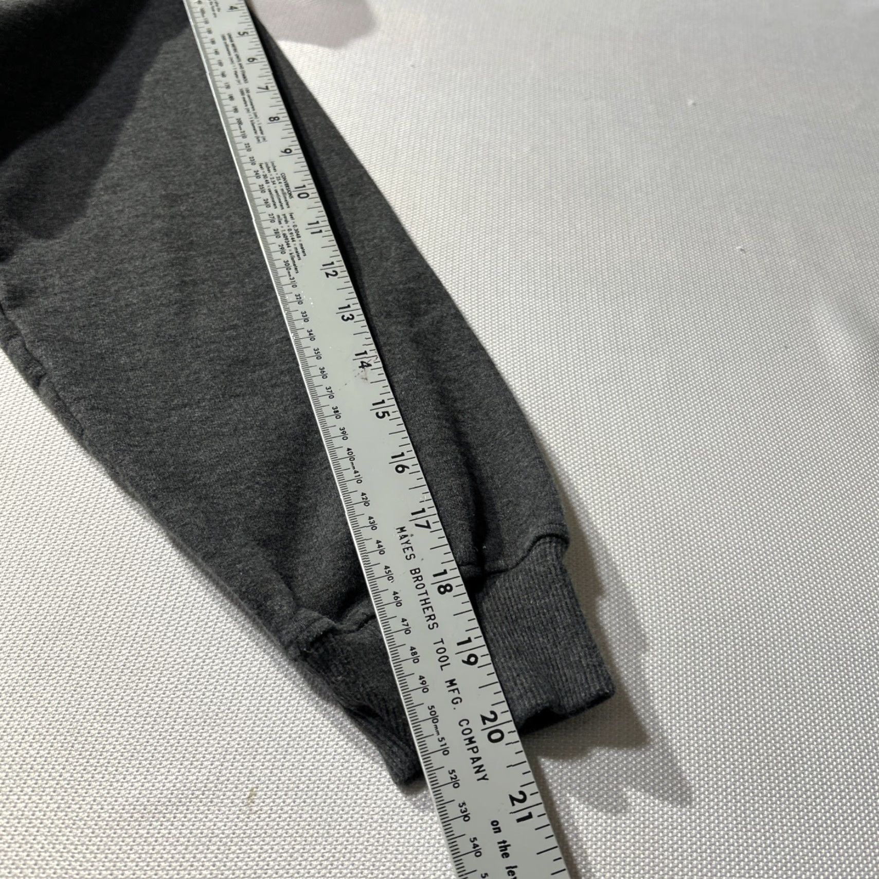 Gymshark Gymshark Hoodie Men Medium Gray Pullover Baggie Crew Neck Long Sleeve Size US M / EU 48-50 / 2 - 6 Thumbnail