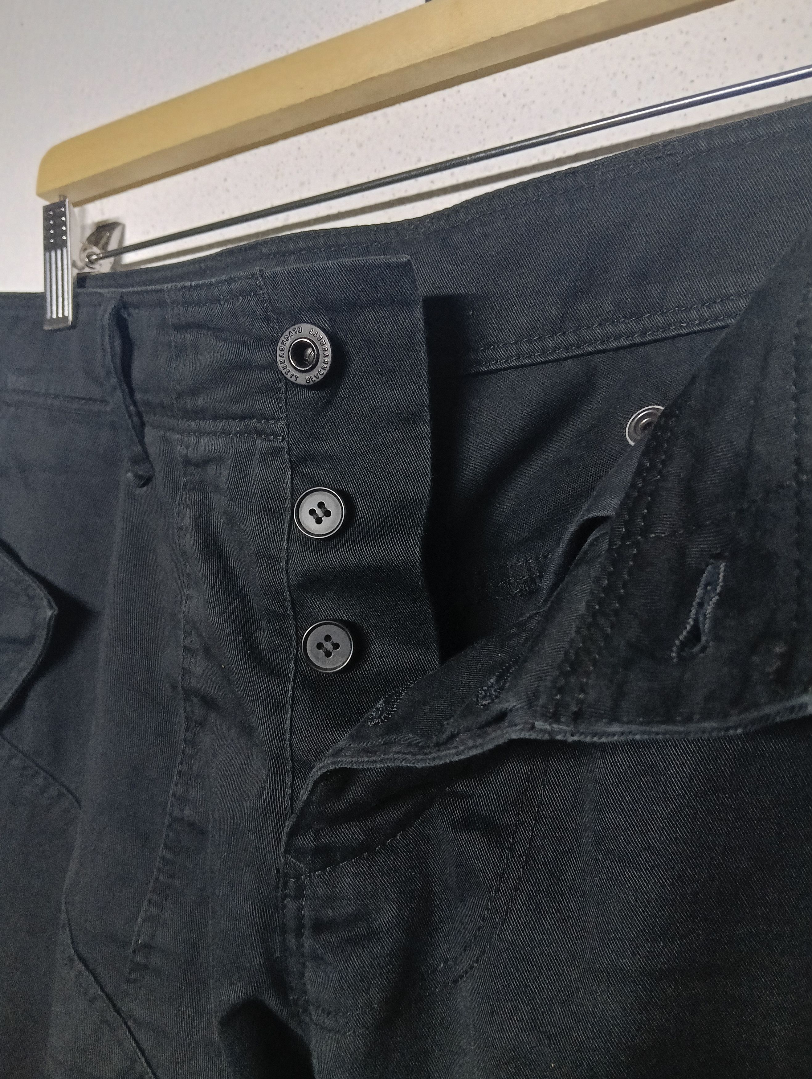 Black Barrett × Neil Barrett black barrett by neil barrett tactical cargo 3/4 pants Size US 32 / EU 48 - 9 Thumbnail