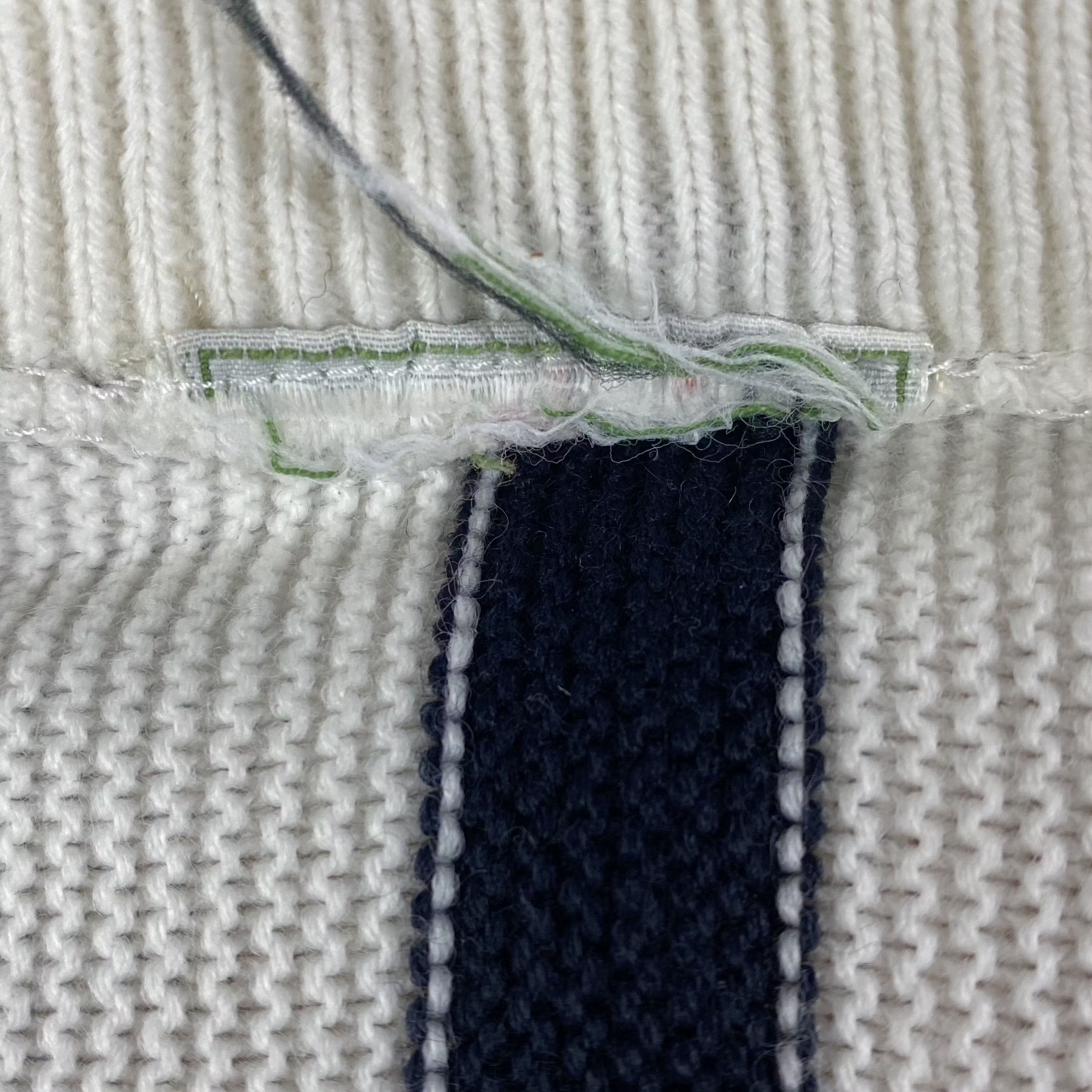 Lacoste × Vintage Mens Sweater Jumper V Neck Chemise Lacoste Vintage Size M Size US M / EU 48-50 / 2 - 4 Thumbnail