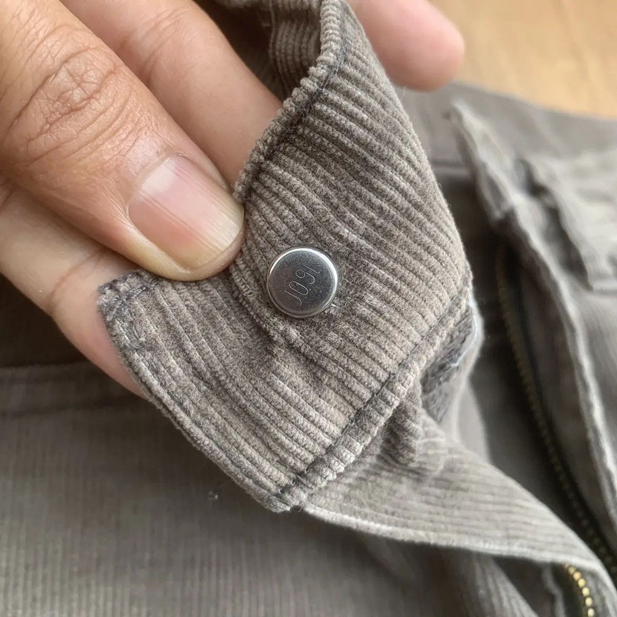 Levi's 💥1990’s VINTAGE LEVI’S 517 JEANS FLARE LEVIS CORDUROY PANTS Size US 28 / EU 44 - 13 Thumbnail