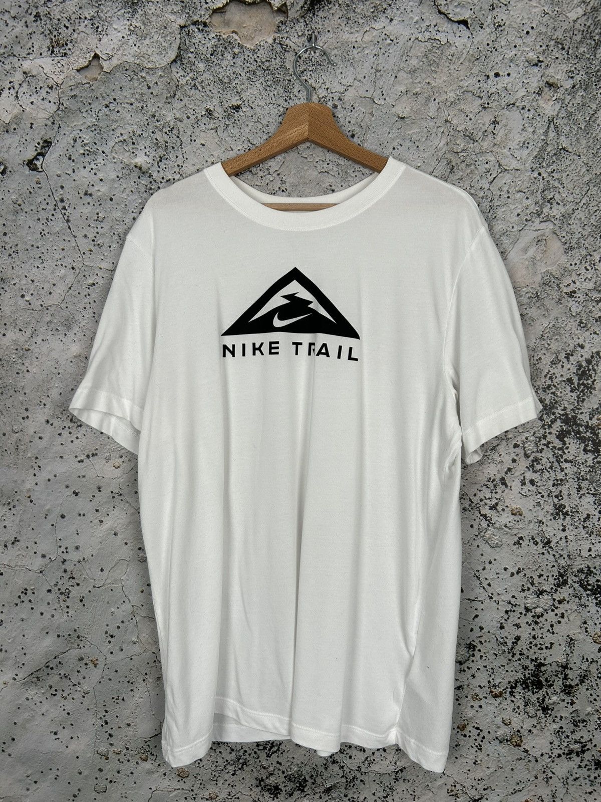 Nike Nike Trail Outdoor Sport Graphic Tee Streetwear Hype Size US L / EU 52-54 / 3 - 1 Thumbnail