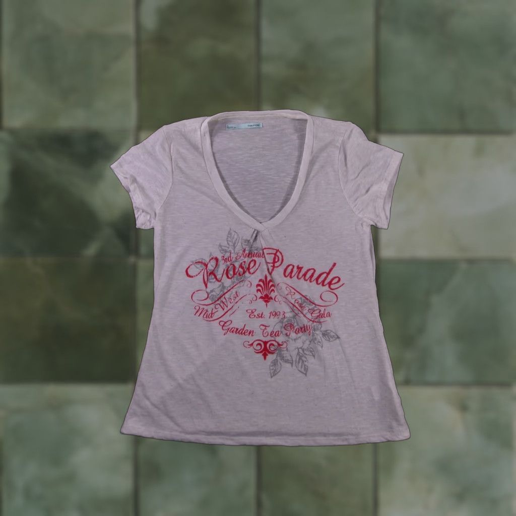Vintage Maurices T Shirt Womens XL V-Neck Rose Parade Graphic Short Sleeve Ivory Heather Size XL / US 12-14 / IT 48-50 - 1 Thumbnail