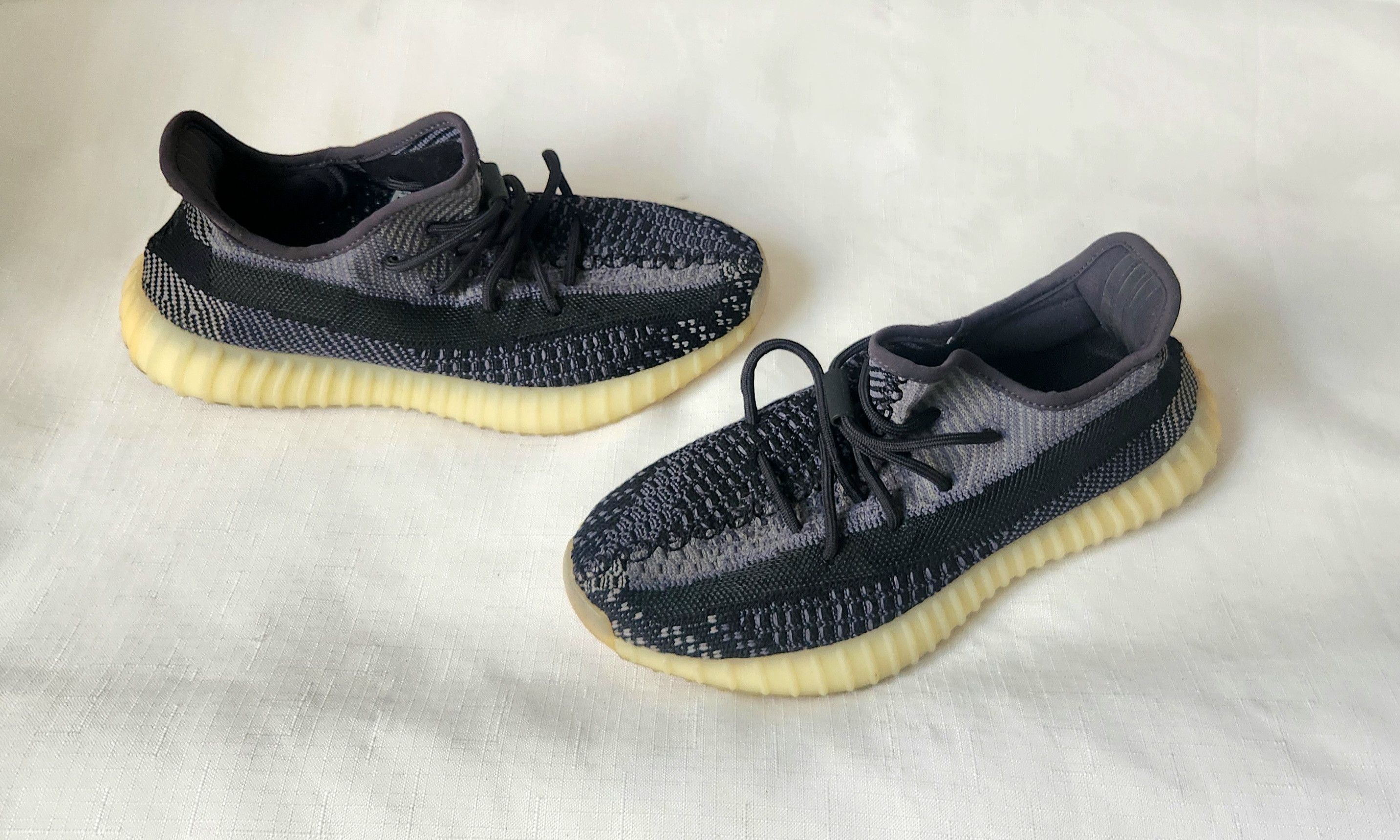 Adidas × Yeezy Adidas Yeezy Boost 350 V2 Low Carbon Size 7 8W FZ5000 Rare Size US 7 / EU 40 - 2 Thumbnail