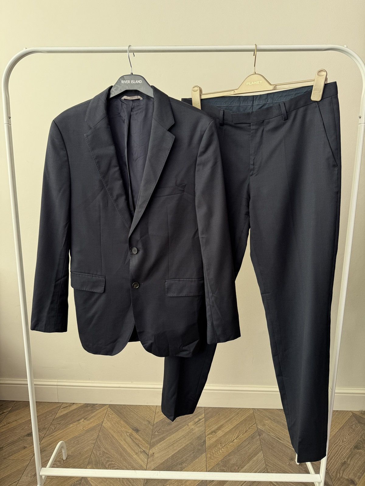 Hugo Boss Vintage Hugo Boss Two Piece Suit Navy Reda Super 110 Wool Size 48R - 2 Thumbnail
