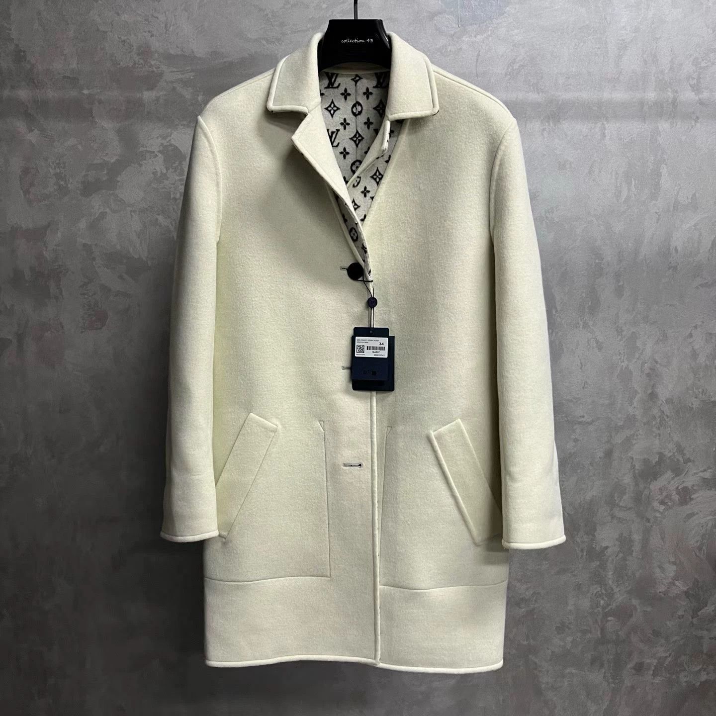 Louis Vuitton Louis Vuitton White Designer Casual Size XXS / US 00 / IT 34 - 1 Thumbnail