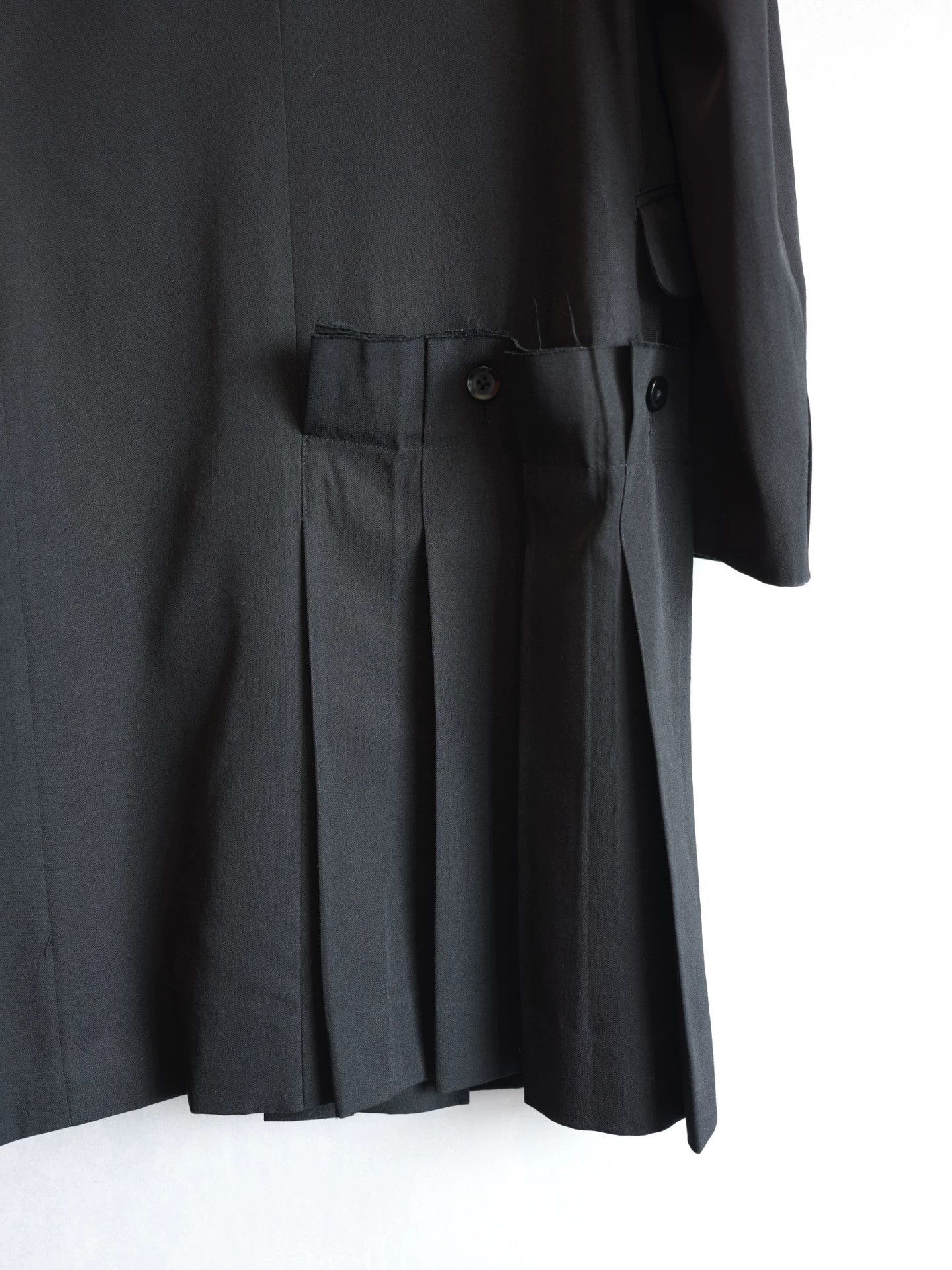 Yohji Yamamoto Yohji Yamamoto 13AW Pleated Asymmetric Coat Size 3 Size US L / EU 52-54 / 3 - 5 Thumbnail