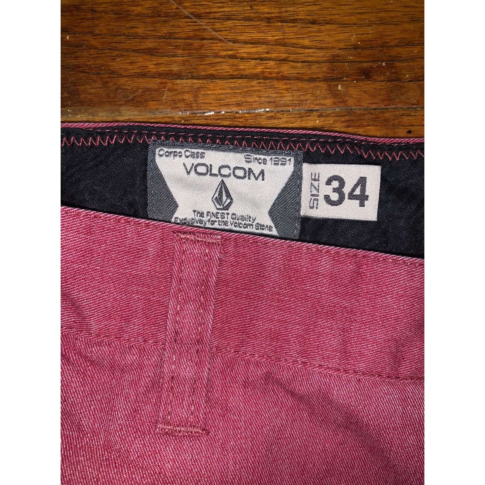 Volcom Volcom Men's Size 34 Chino Shorts Red Pink Flat Front Size US 34 / EU 50 - 2 Thumbnail