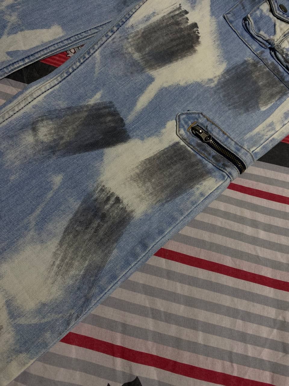 Japanese Brand Crazy Crash Dirty Baggy Faded Jean Japan Avant Garde Style Size US 34 / EU 50 - 7 Thumbnail