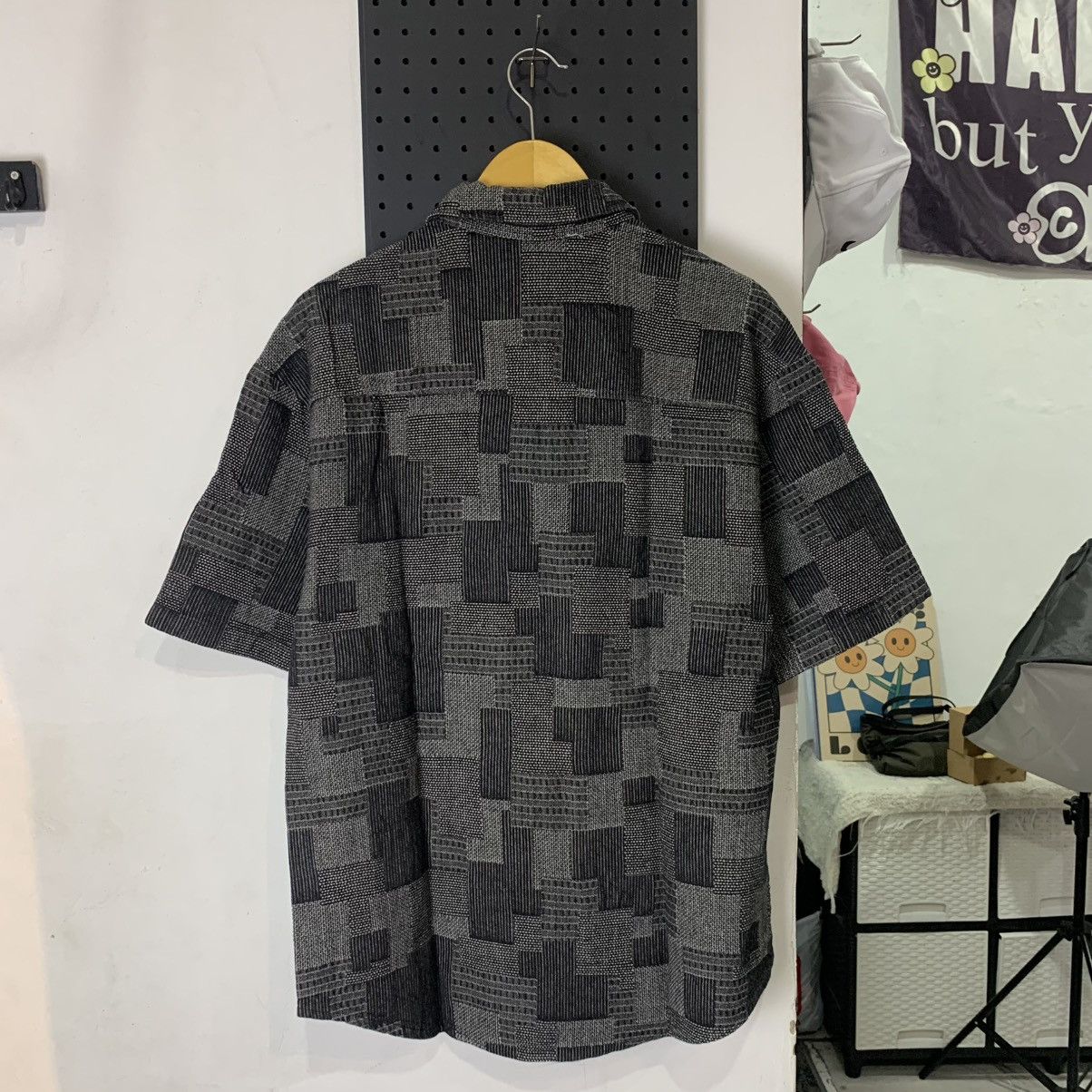 Japanese Brand Pattern patchwork grey black shortsleeve shirt Size US L / EU 52-54 / 3 - 3 Thumbnail