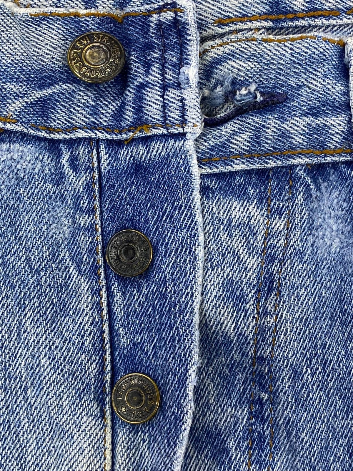 Levi's Levi’s Faded Wash Ripped Style Straight Leg Jeans Size US 31 - 10 Thumbnail
