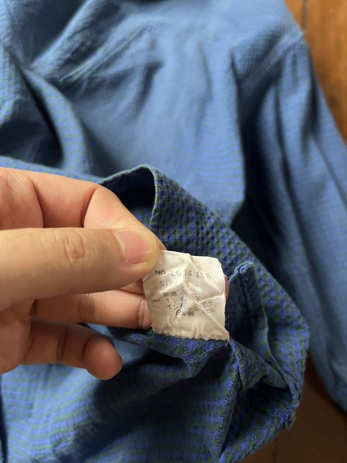 Issey Miyake Issey Miyake Seersucker Pattern Neck Shirt Size US S / EU 44-46 / 1 - 14 Thumbnail