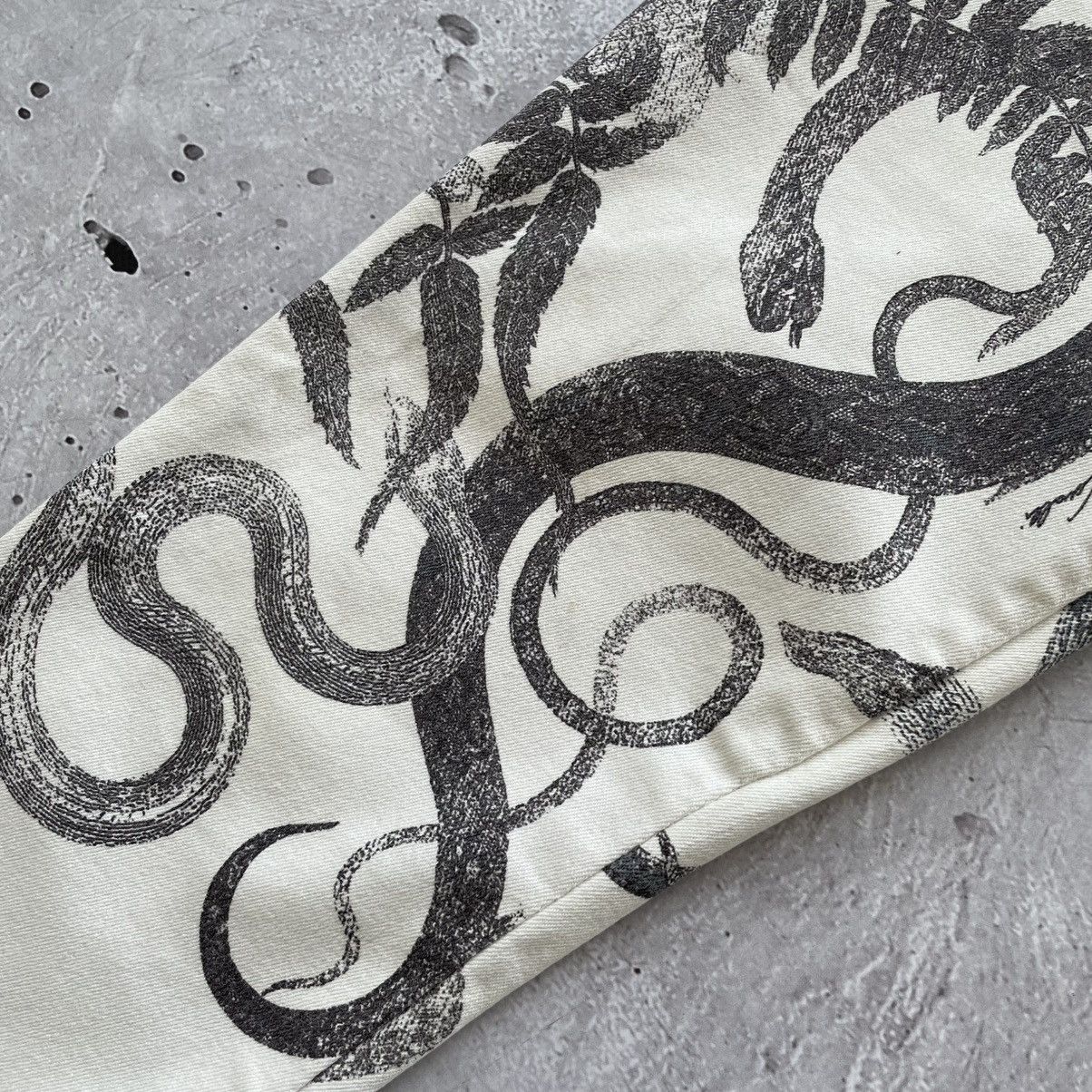 Japanese Brand × Just Cavalli Vintage Just Cavalli Snakes Printed White Jeans 28 size Size 28" / US 6 / IT 42 - 14 Thumbnail
