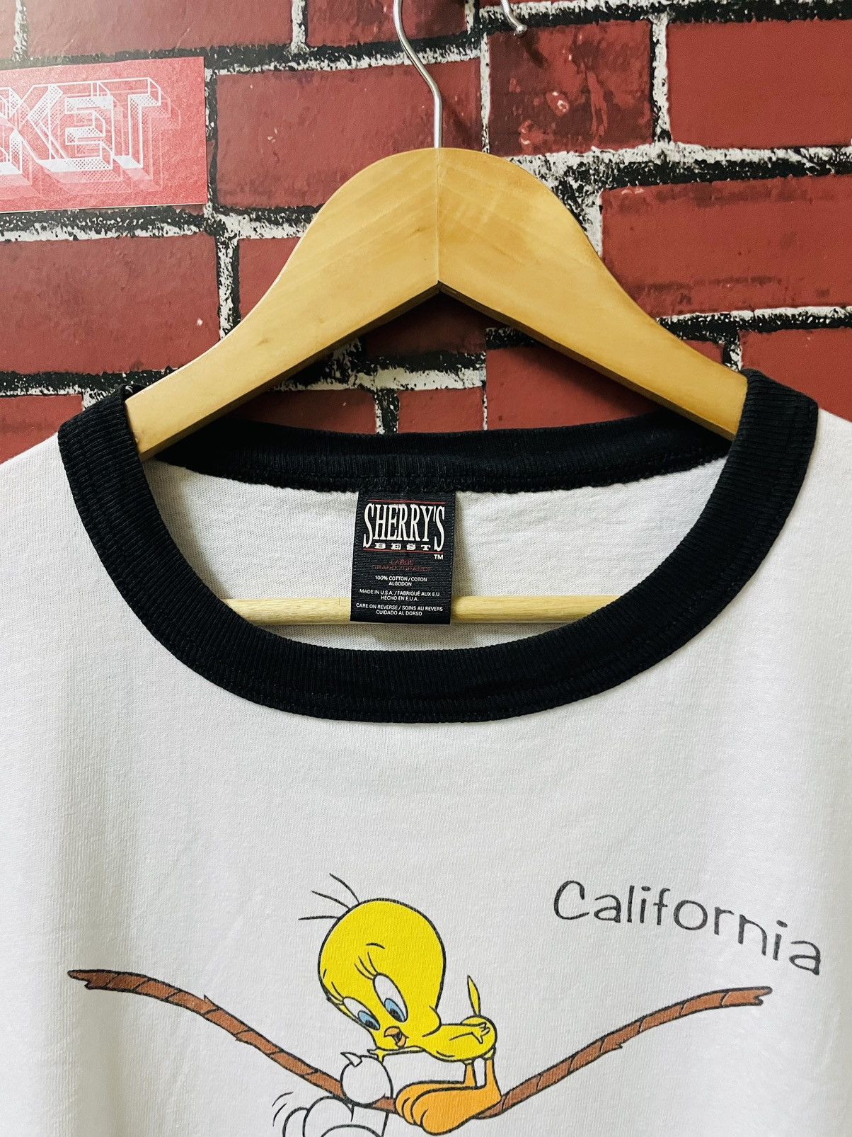 Warner Bros VINTAGE LOONEY TUNES CARLIFORNIA 90s SHIRTS Size US L / EU 52-54 / 3 - 4 Thumbnail