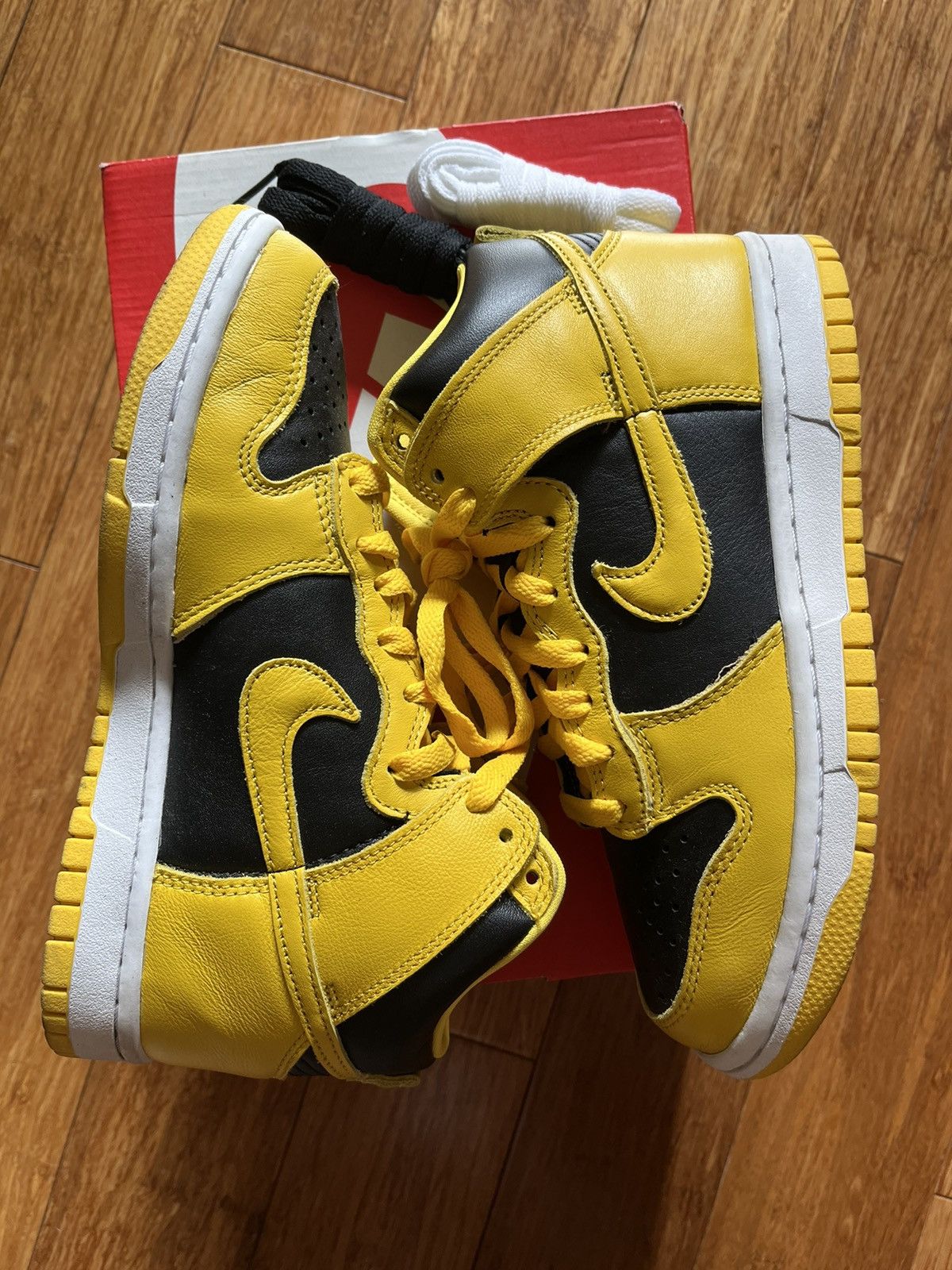 Nike US 5 Nike dunk high sp Iowa 2020 yellow black Size US 5 / EU 37 - 5 Thumbnail