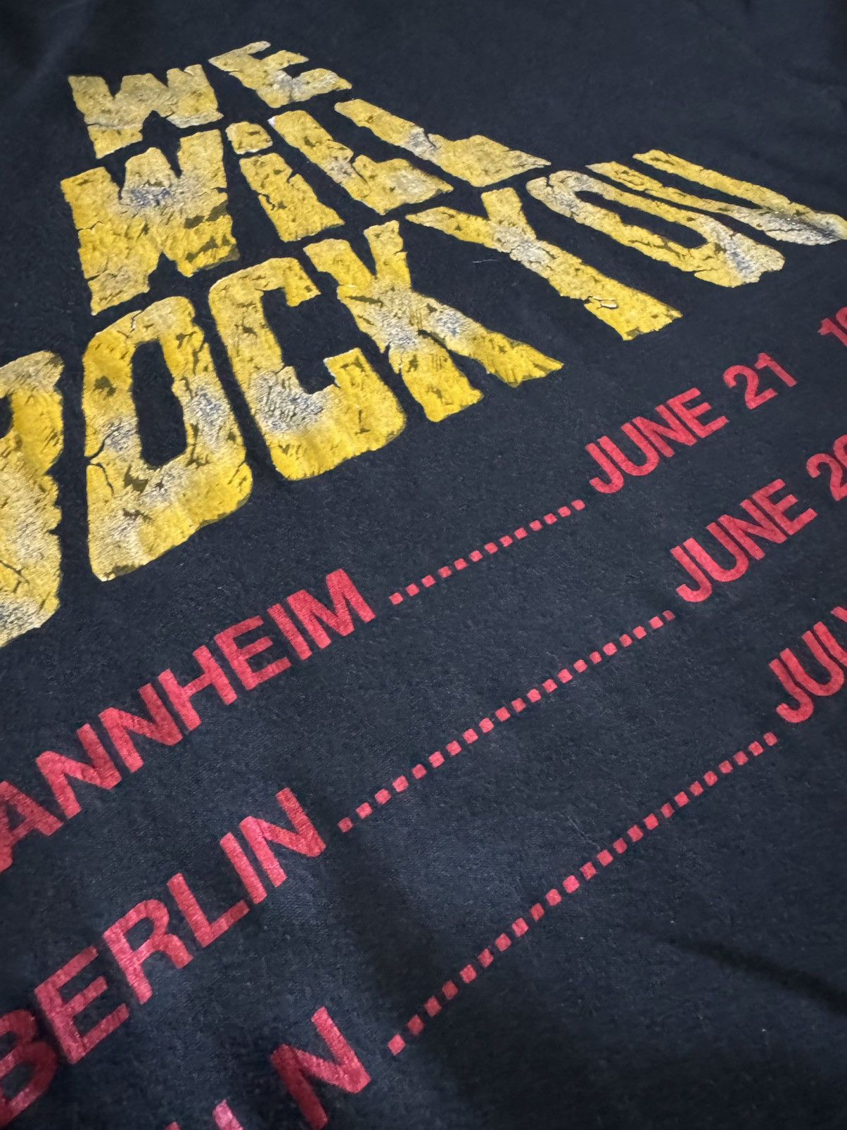 Band Tees 1986 Queen We Will Rock You Freddie 80s Germany Tour Shirt Size US M / EU 48-50 / 2 - 5 Thumbnail