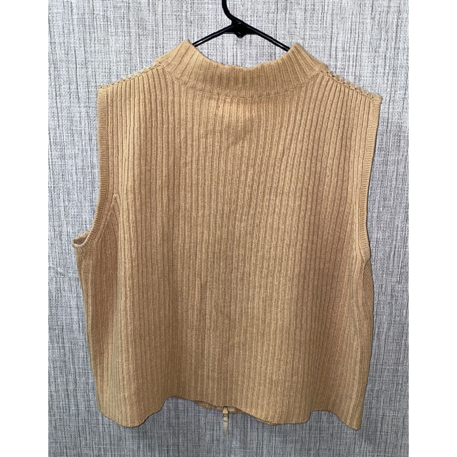 Vintage VINTAGE Designers Studio Originals Vest Full Zip Women Beige L Suede Leather Size L Womens Size L / US 10 / IT 46 - 4 Thumbnail