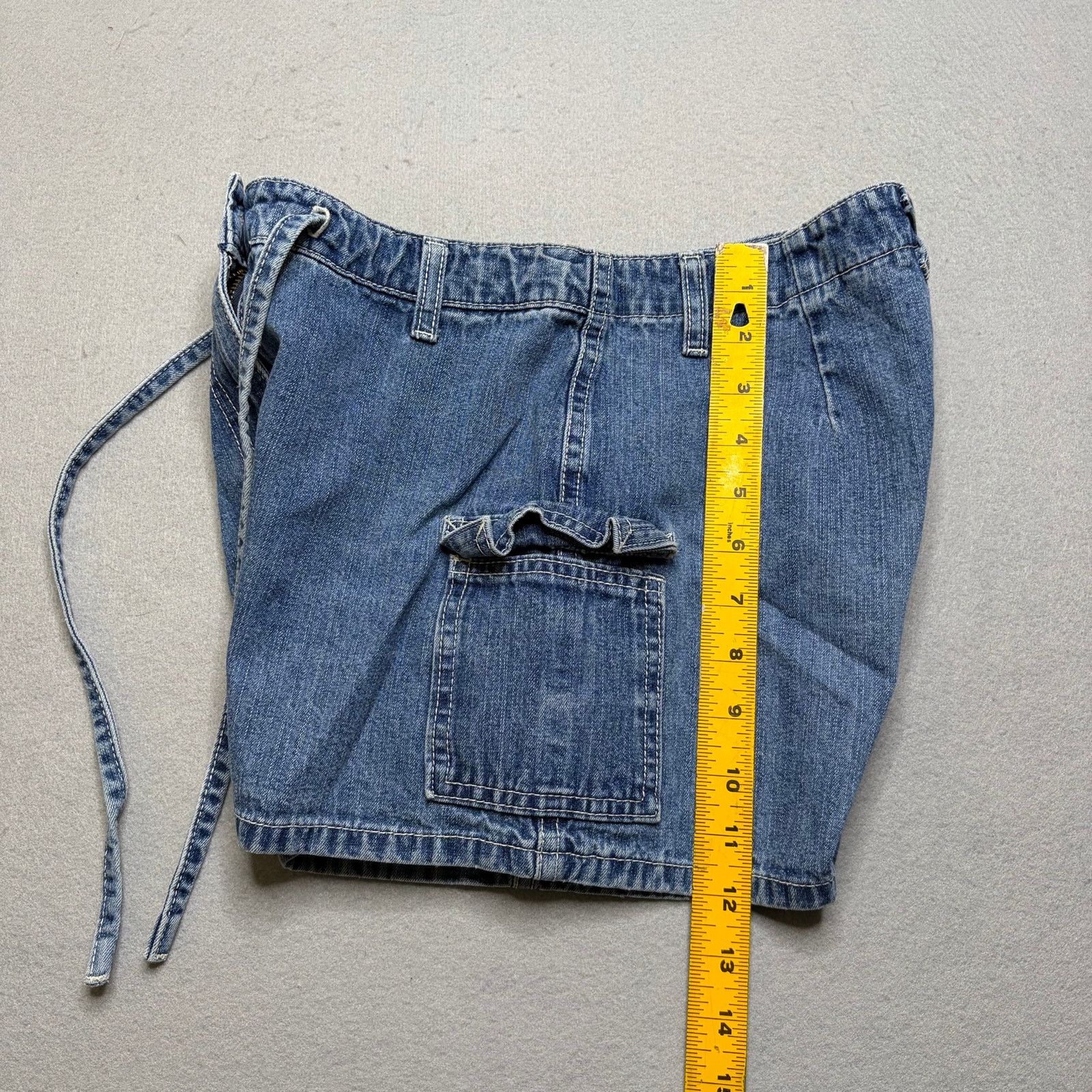 Express Express Bless Denim Cargo Shorts Women 3/4 Low Rise Y2K Size 28" / US 6 / IT 42 - 7 Thumbnail