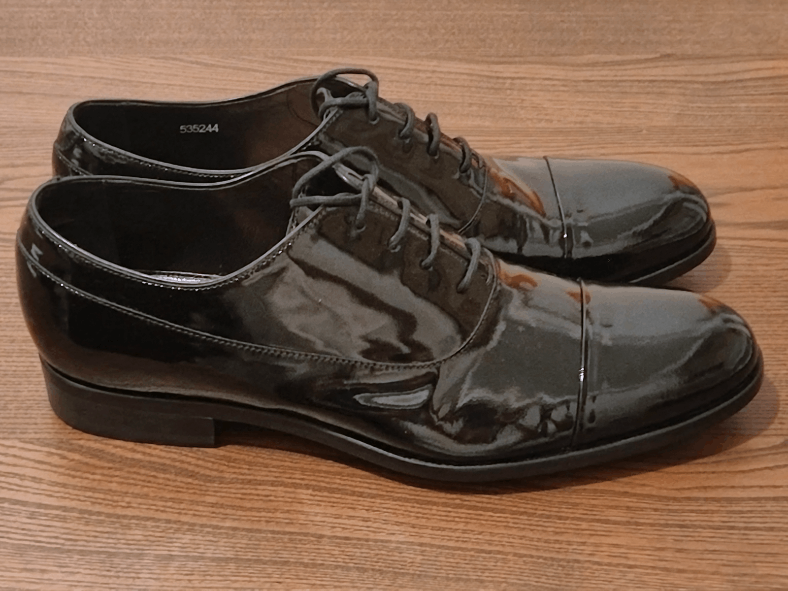 Paul Smith PAUL SMITH BLACK PATENT LEATHER OXFORD LACE-UPS Size US 11 / EU 44 - 9 Thumbnail