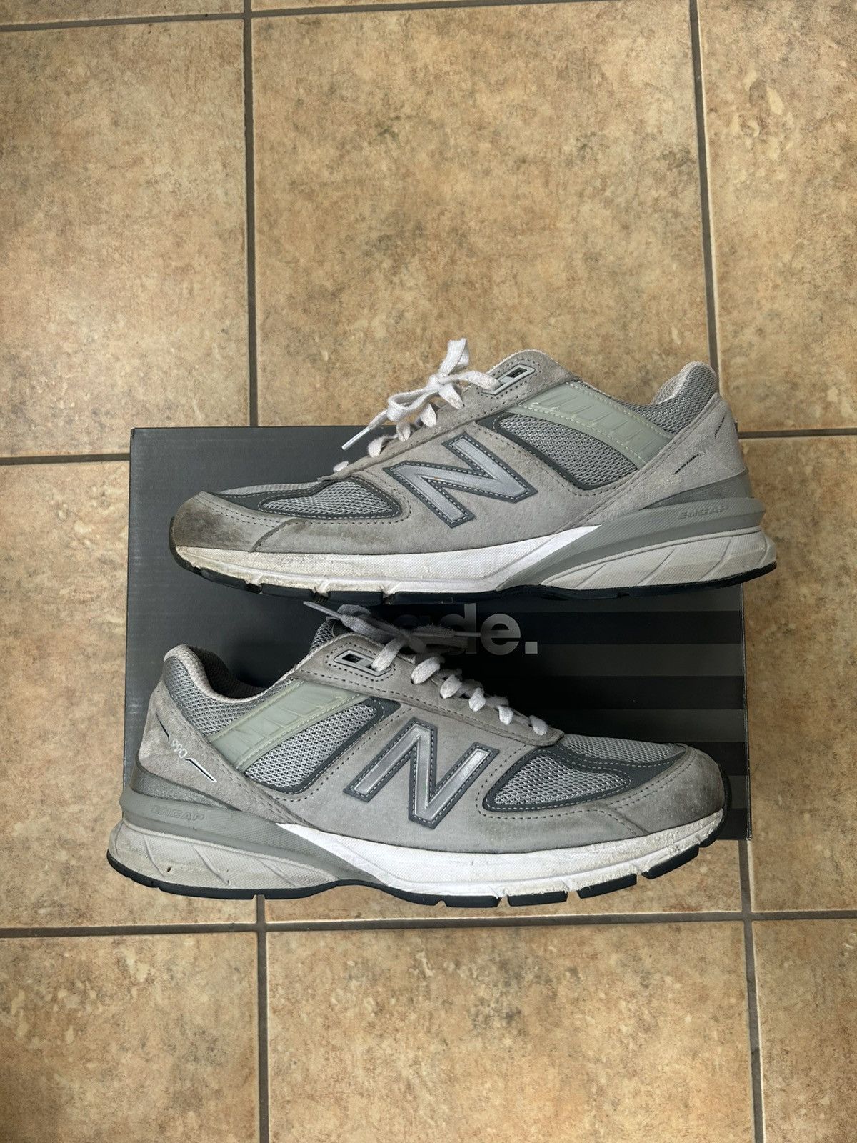 New Balance New Balance 990v5 Size US 9.5 / EU 42-43 - 1 Thumbnail
