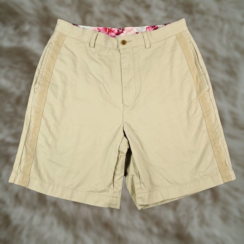 Tommy Hilfiger VINTAGE Tommy Hilfiger Shorts Women's Size 32 Beige Casual Chino Flat Front Size 32" / US 10 / IT 46 - 1 Thumbnail