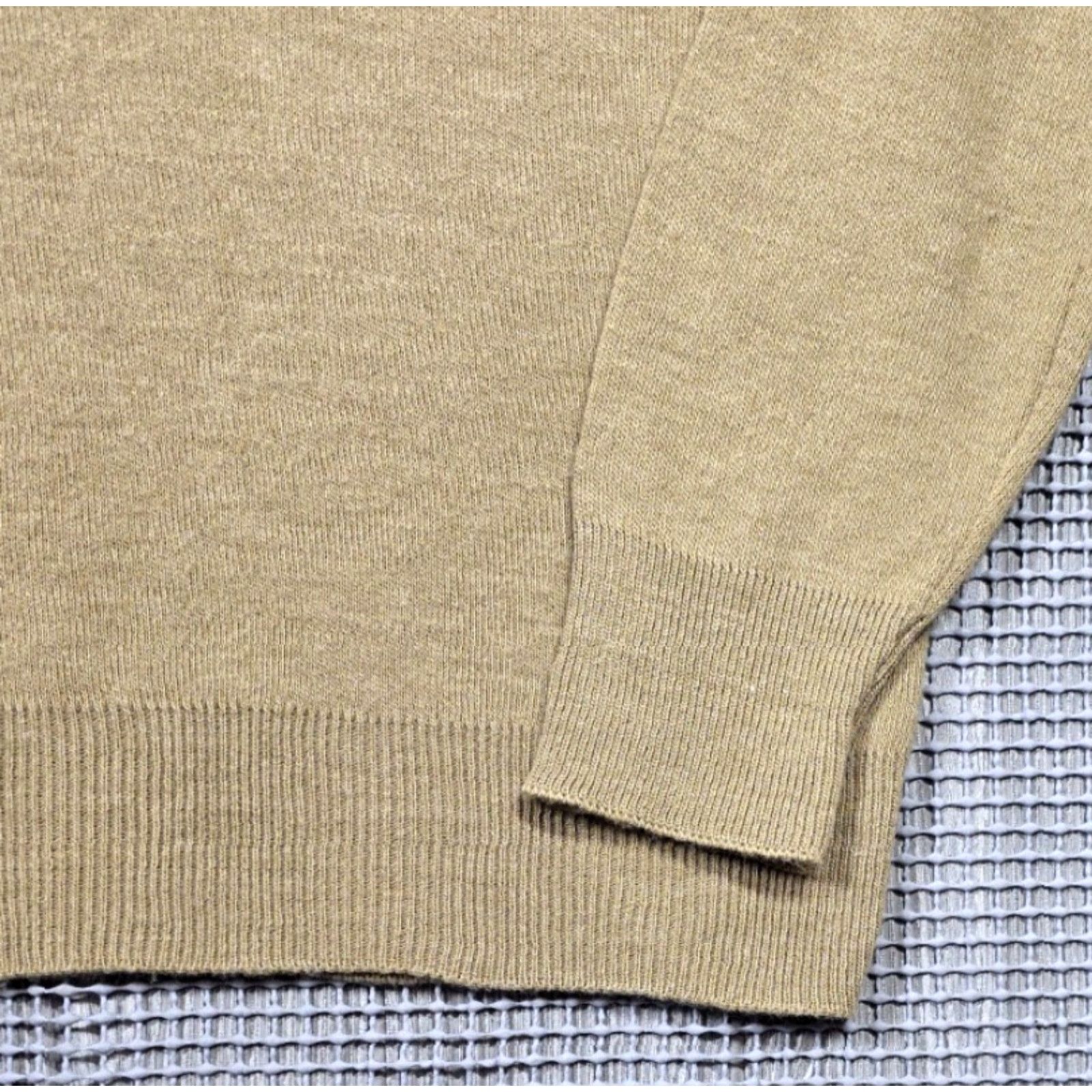 Vintage VINTAGE Robert Bruce Sweater Mens L Beige Orlon Acrylic V-Neck Union Made in USA Size US L / EU 52-54 / 3 - 4 Thumbnail