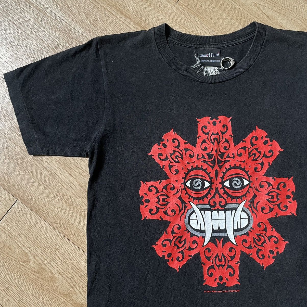 Band Tees Vintage Faded BOOTLEG RED HOT CHILI PEPPERS Red Aztec Tee s Size US S / EU 44-46 / 1 - 4 Thumbnail