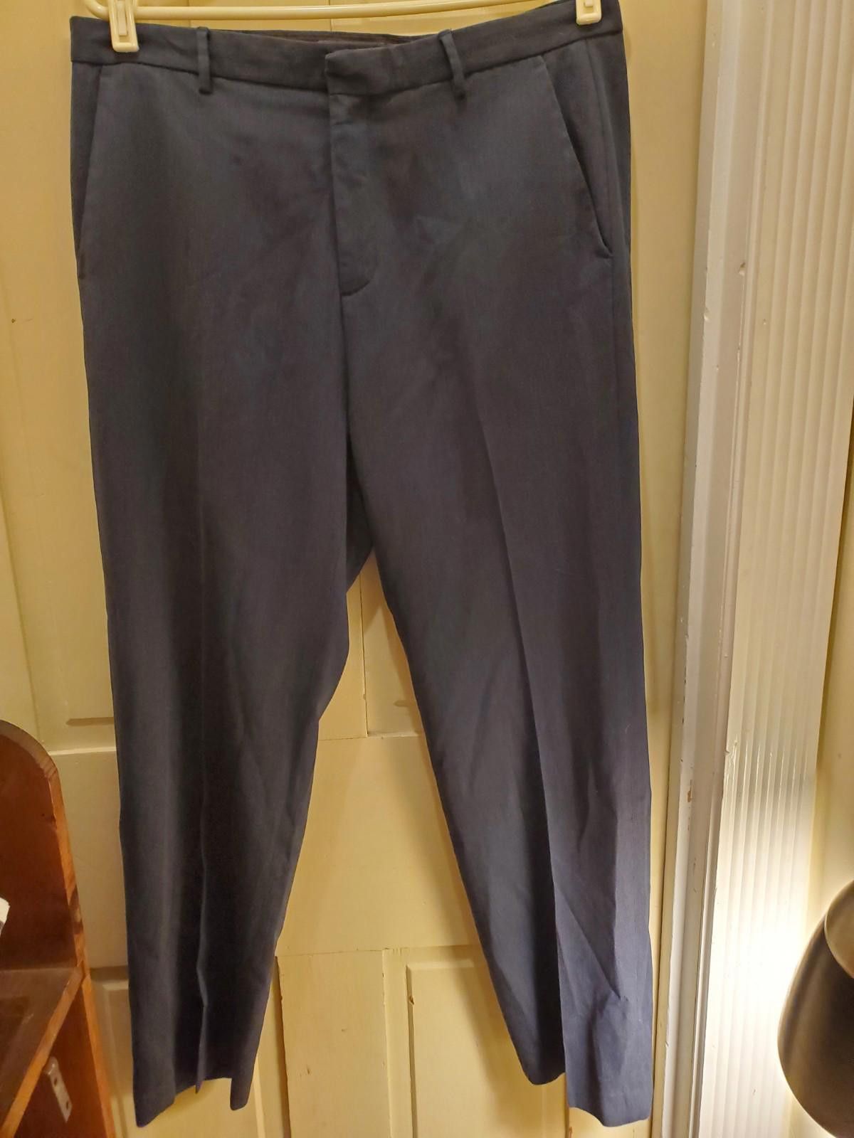Calvin Klein Calvin Klein Men's Size 34x30 Gray Chino Straight Mid Rise Size US 34 / EU 50 - 1 Thumbnail