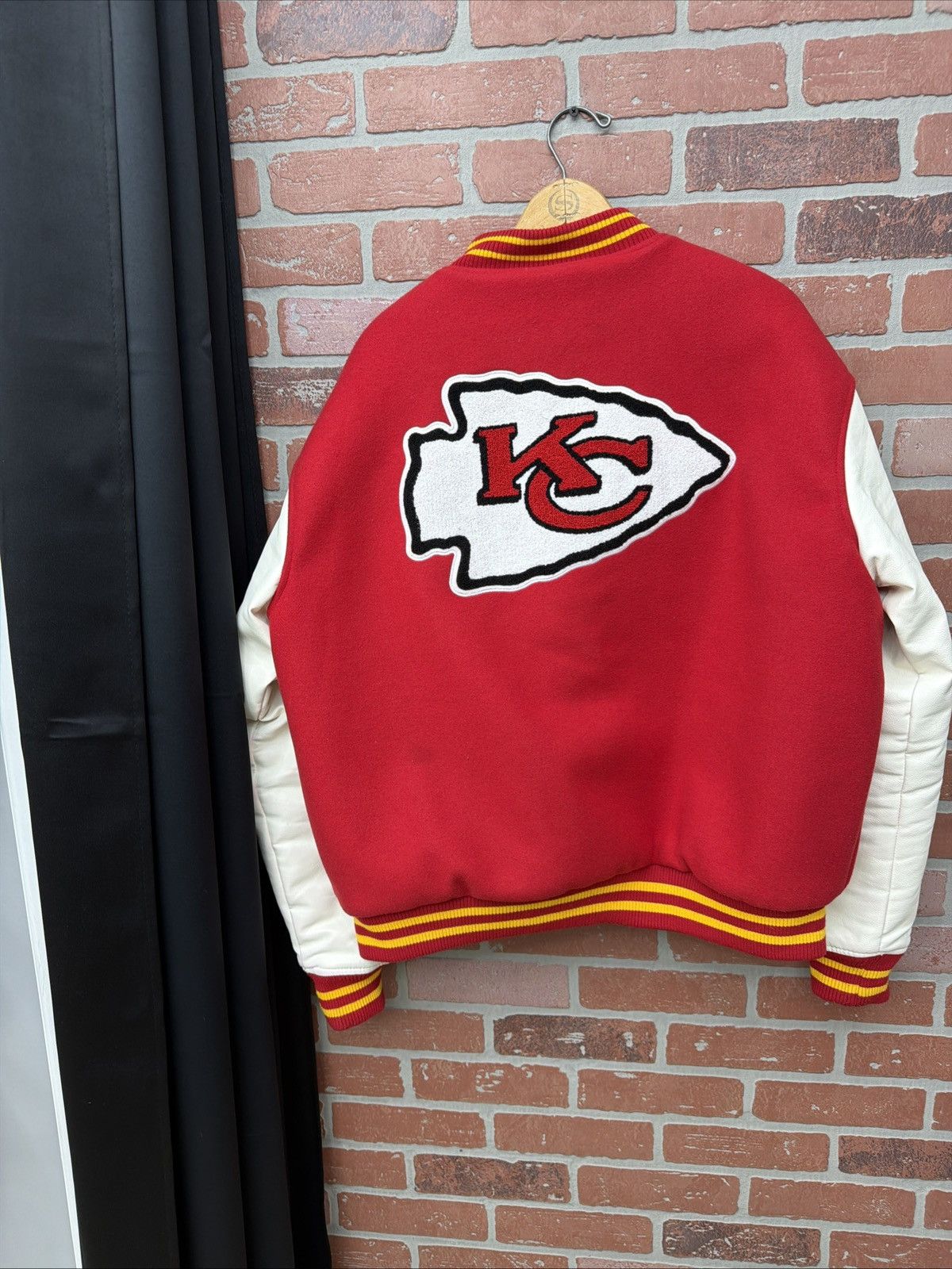 NFL NFL Team Apparel Kansas City Chiefs Jacket L Red White Size US L / EU 52-54 / 3 - 9 Thumbnail