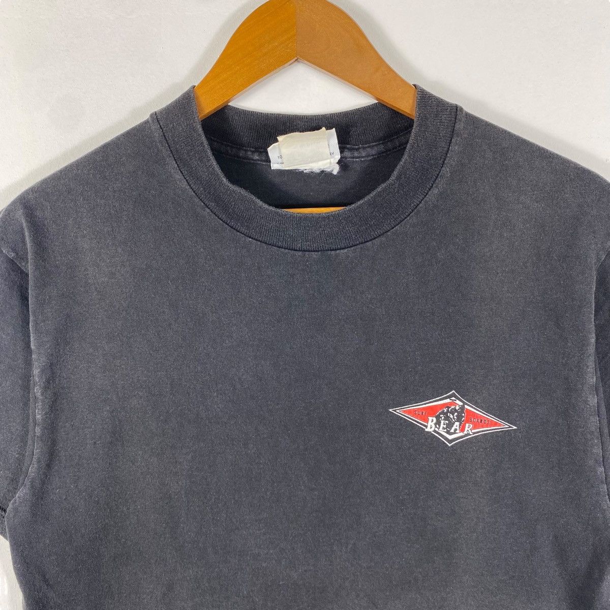 Vintage Vintage 90's BIG WEDNESDAY Film Bear Surf Boards Surf Tee Size US M / EU 48-50 / 2 - 5 Thumbnail