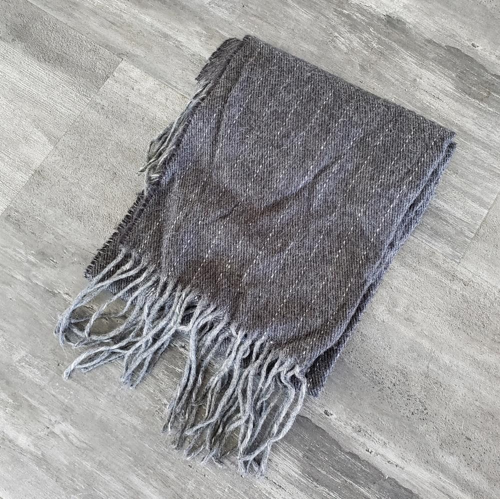 Roundtree & Yorke Dark Grey Pinstriped R&Y Cashmere Scarf Size ONE SIZE - 2 Thumbnail