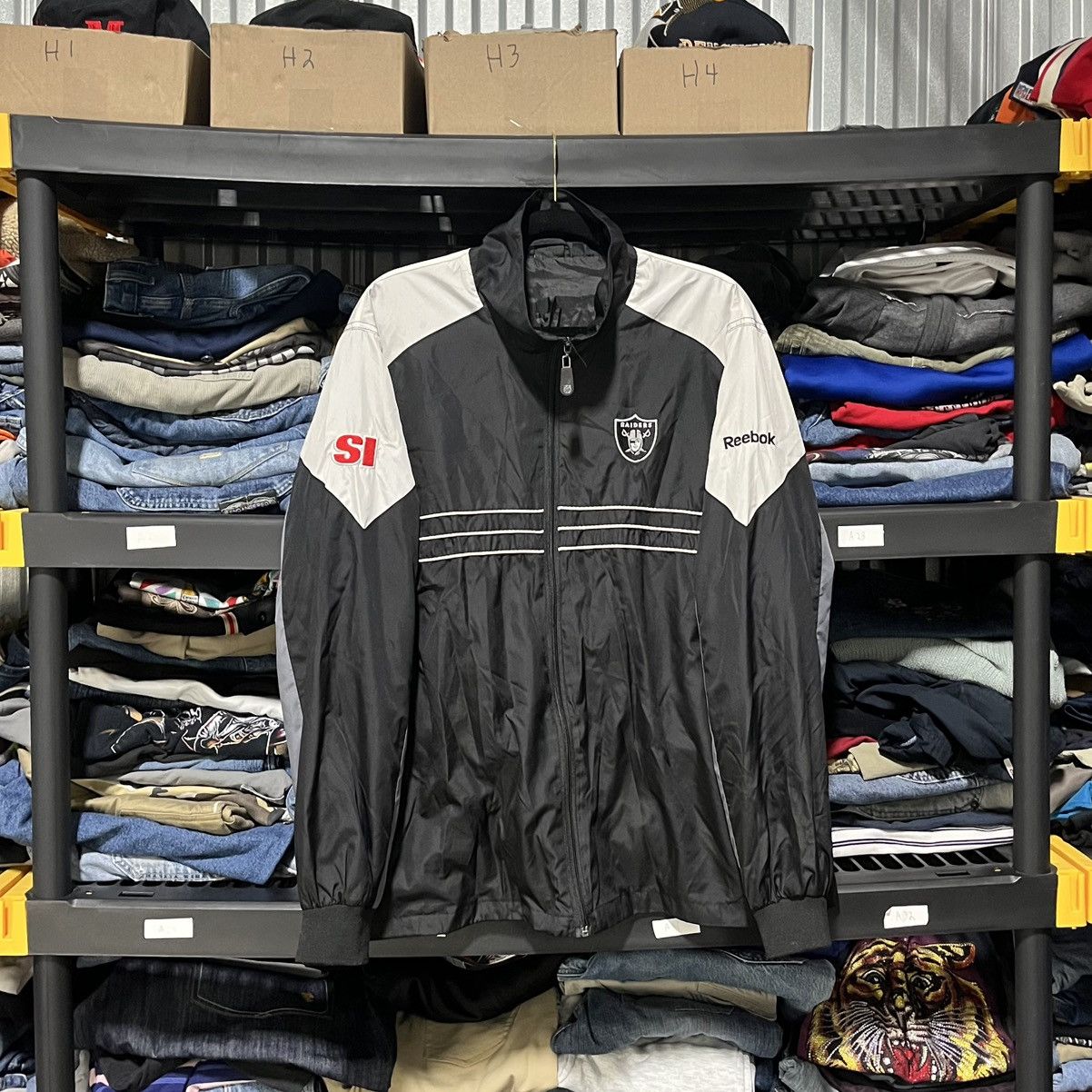 NFL VINTAGE OAKLAND RAIDERS FULL ZIP WINDBREAKER JACKET LARGE Size US L / EU 52-54 / 3 - 1 Thumbnail