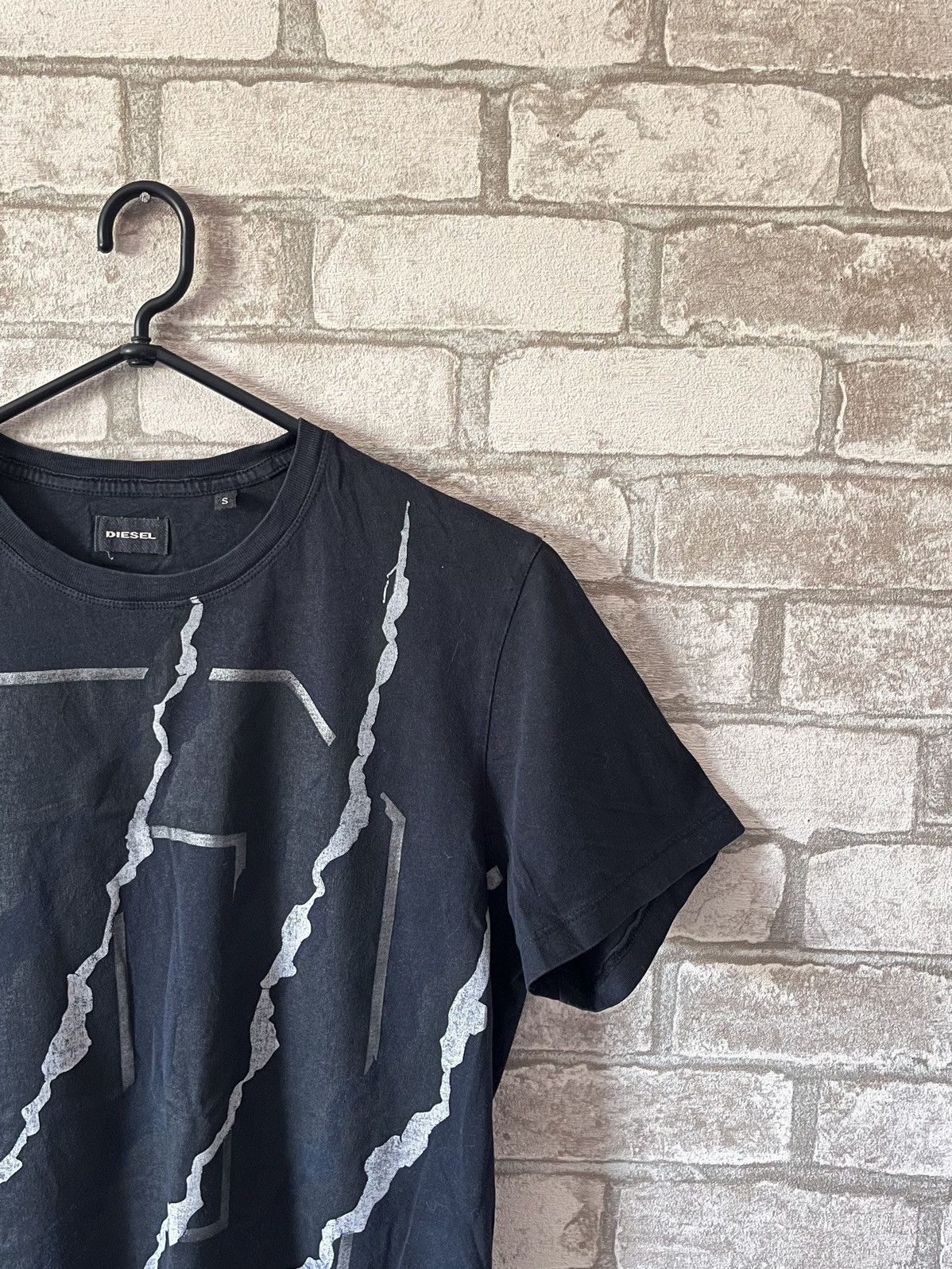 Diesel × Japanese Brand × Vintage 🇮🇹Vintage y2k Big Logo Diesel Tee Shirt Size US S / EU 44-46 / 1 - 4 Thumbnail