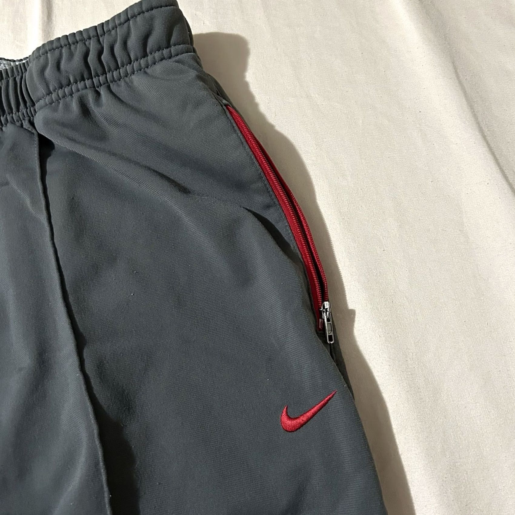 Nike VINTAGE Nike Track Pants Baggy Pleated Gray L Men Size Large Mens Regular Pants 90s 2000s Size US 33 - 2 Thumbnail